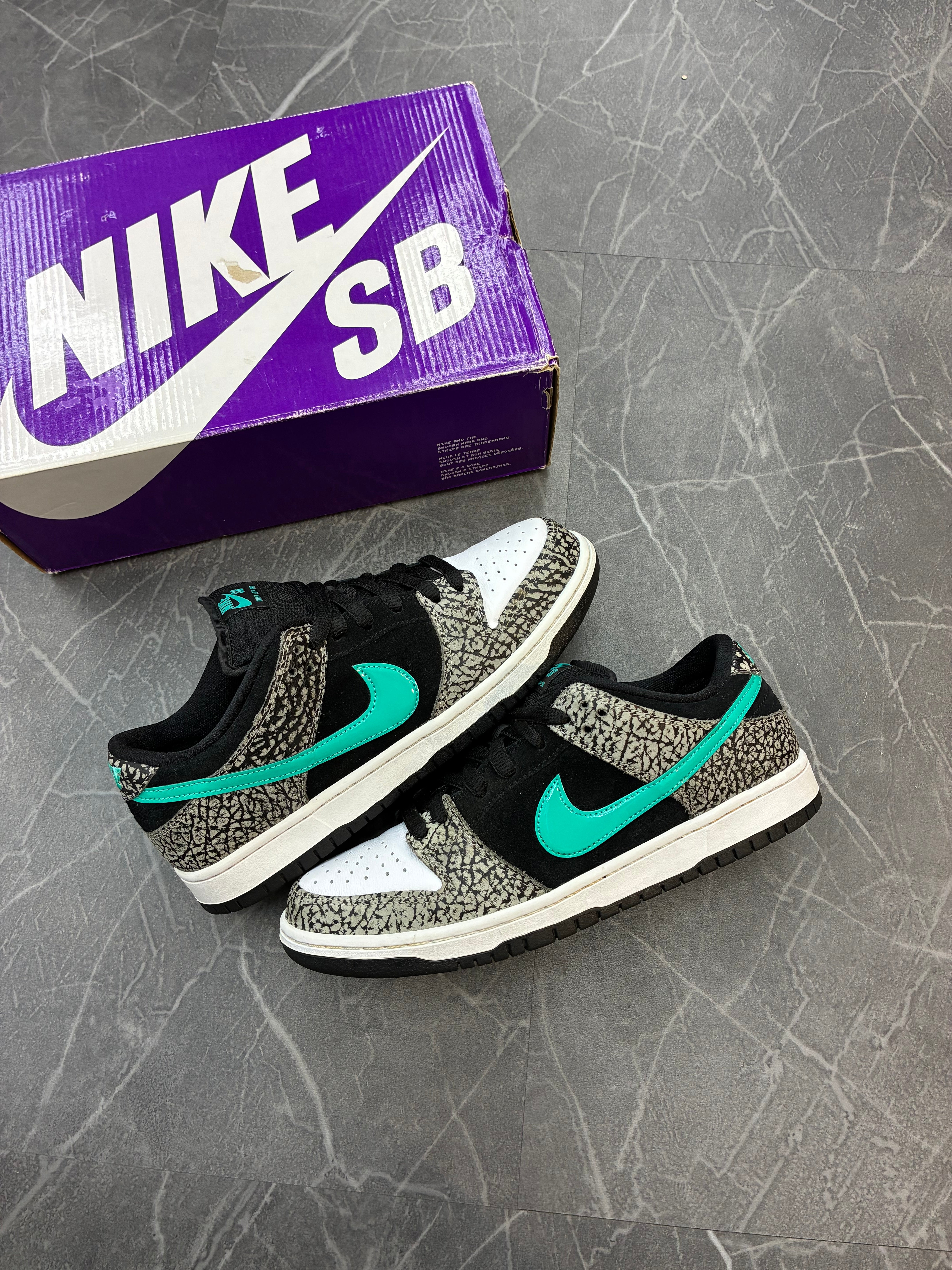 Nike SB Dunk Low “Atmos Elephant”