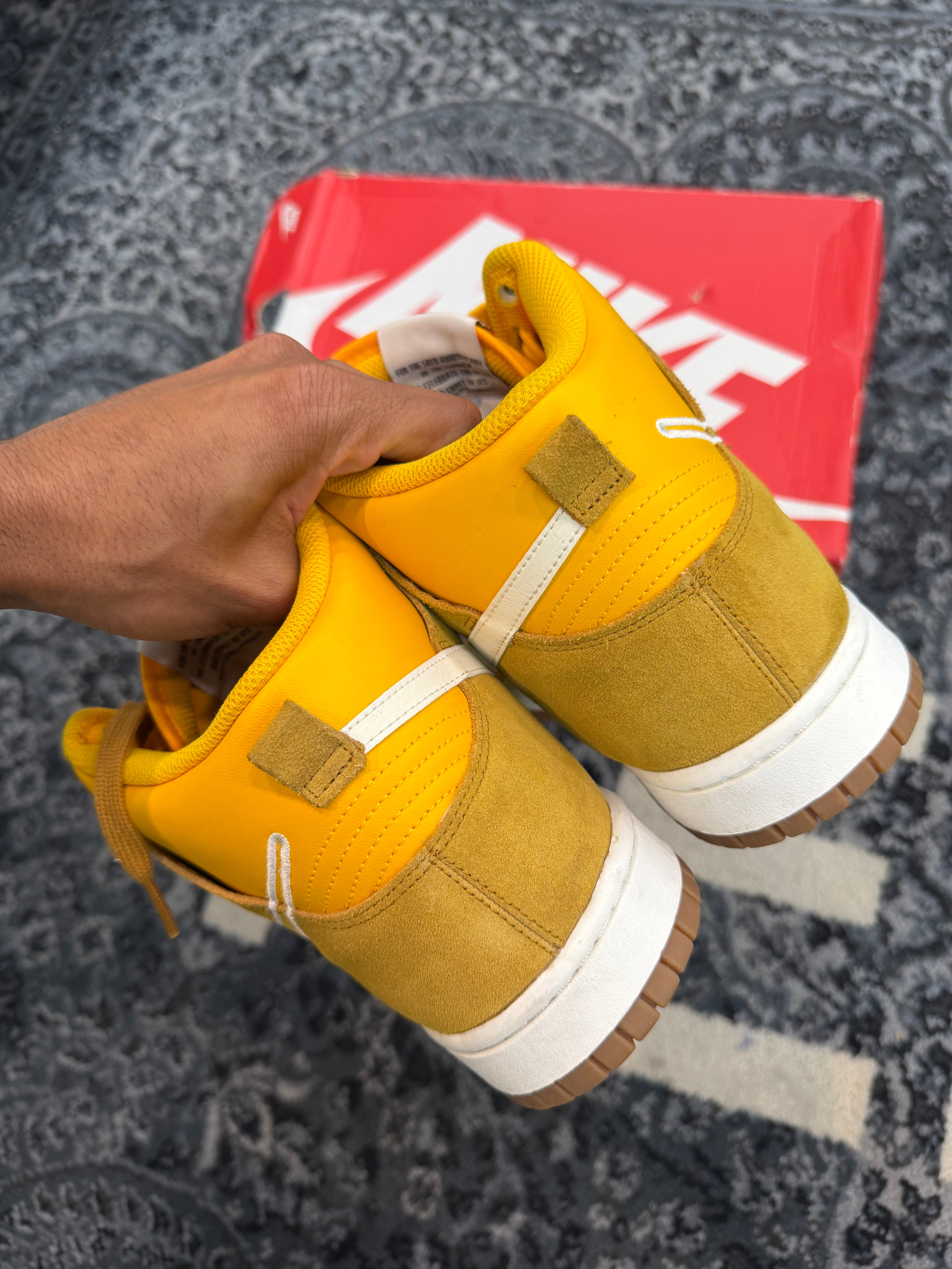 Nike Dunk High “First Use University Gold”