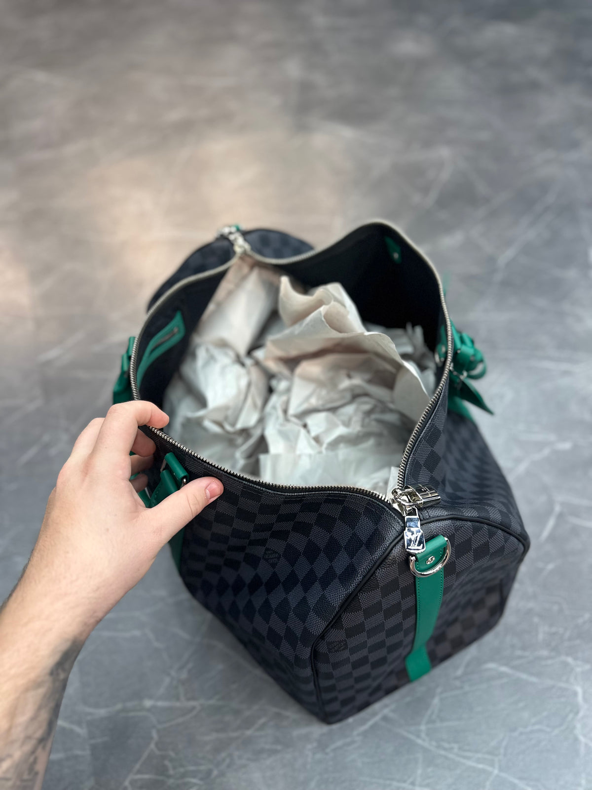 Louis Vuitton Keepall Bandoulière 'Black Damier Graphite Canvas/Green' 55