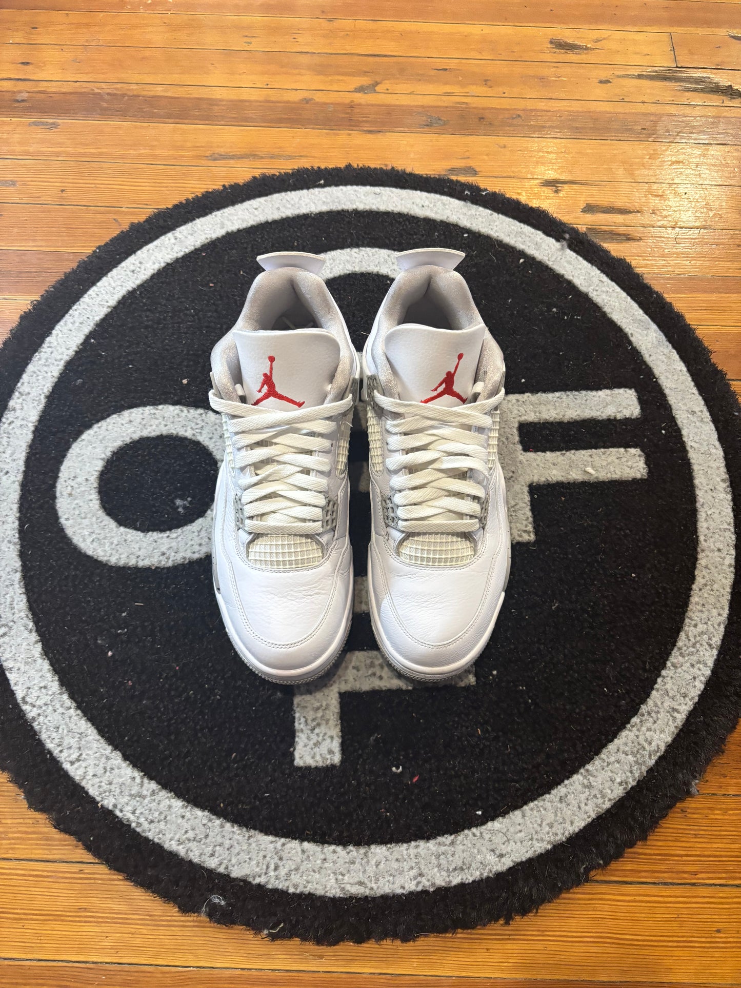 Jordan 4 “White Oreo”