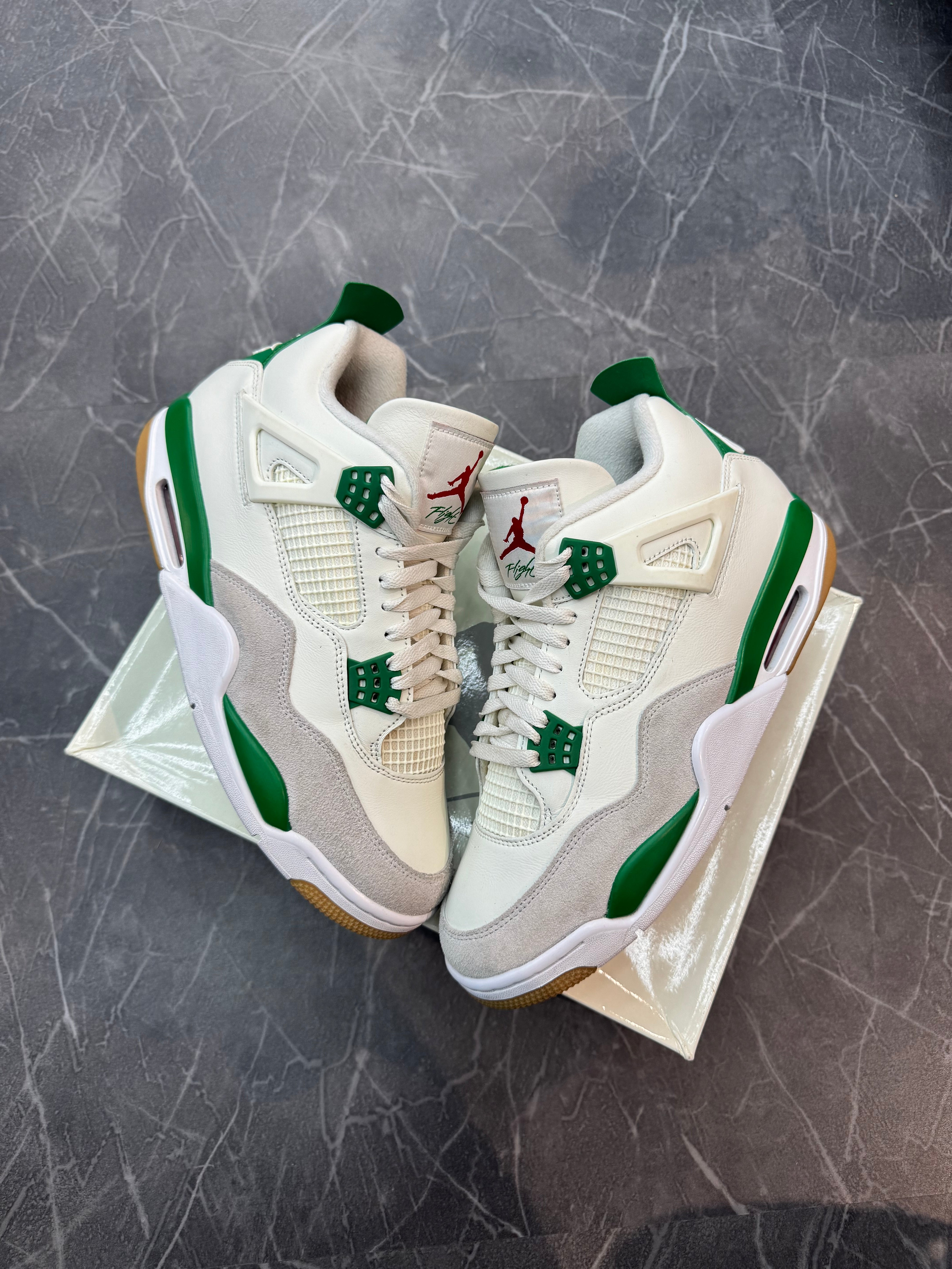 Jordan 4 SB Pine Green