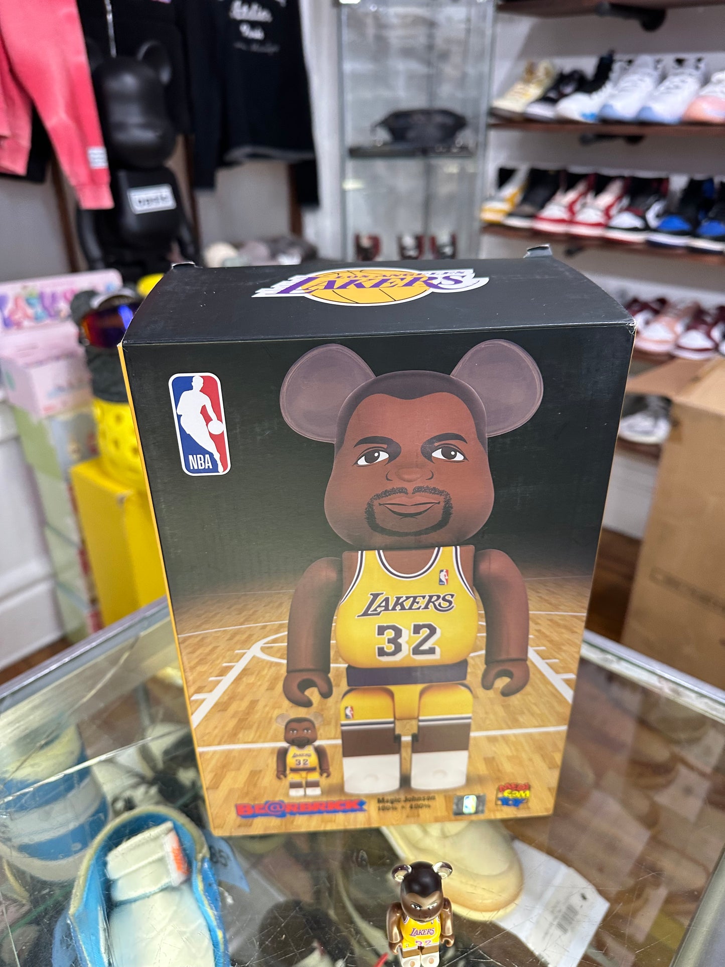 BearBrick 400% & 100% “Lakers Magic Johnson”
