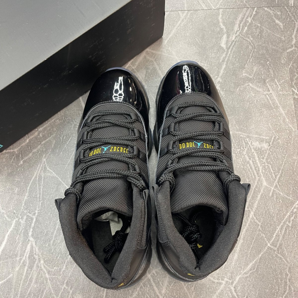 Jordan 11 Retro Gamma Blue (2025) (Size 10) (Moderately Worn)