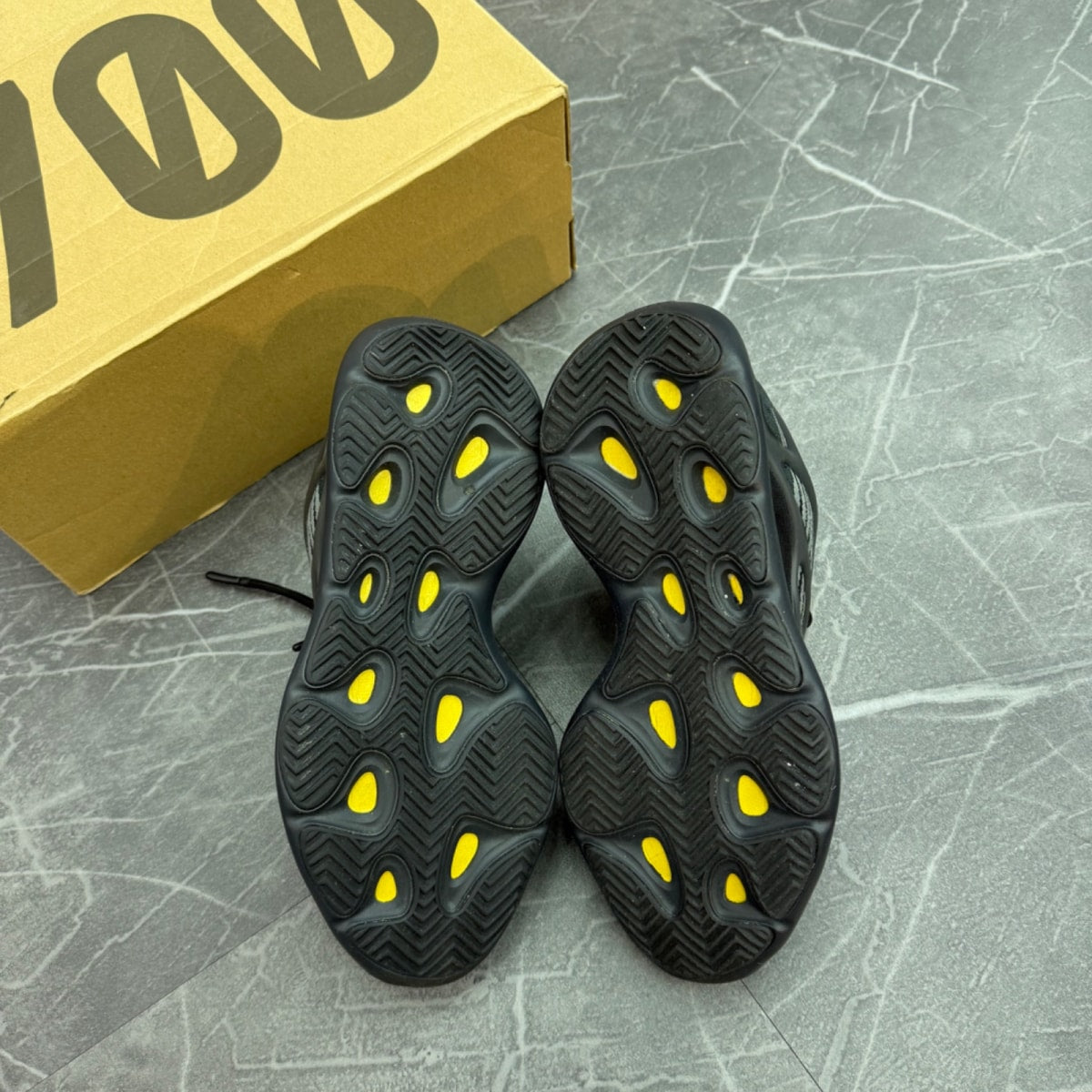 adidas Yeezy 700 V3 Alvah - Image 5