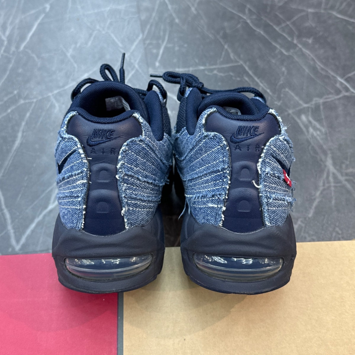 Nike Air Max 95 OG Levis Obsidian - Image 4