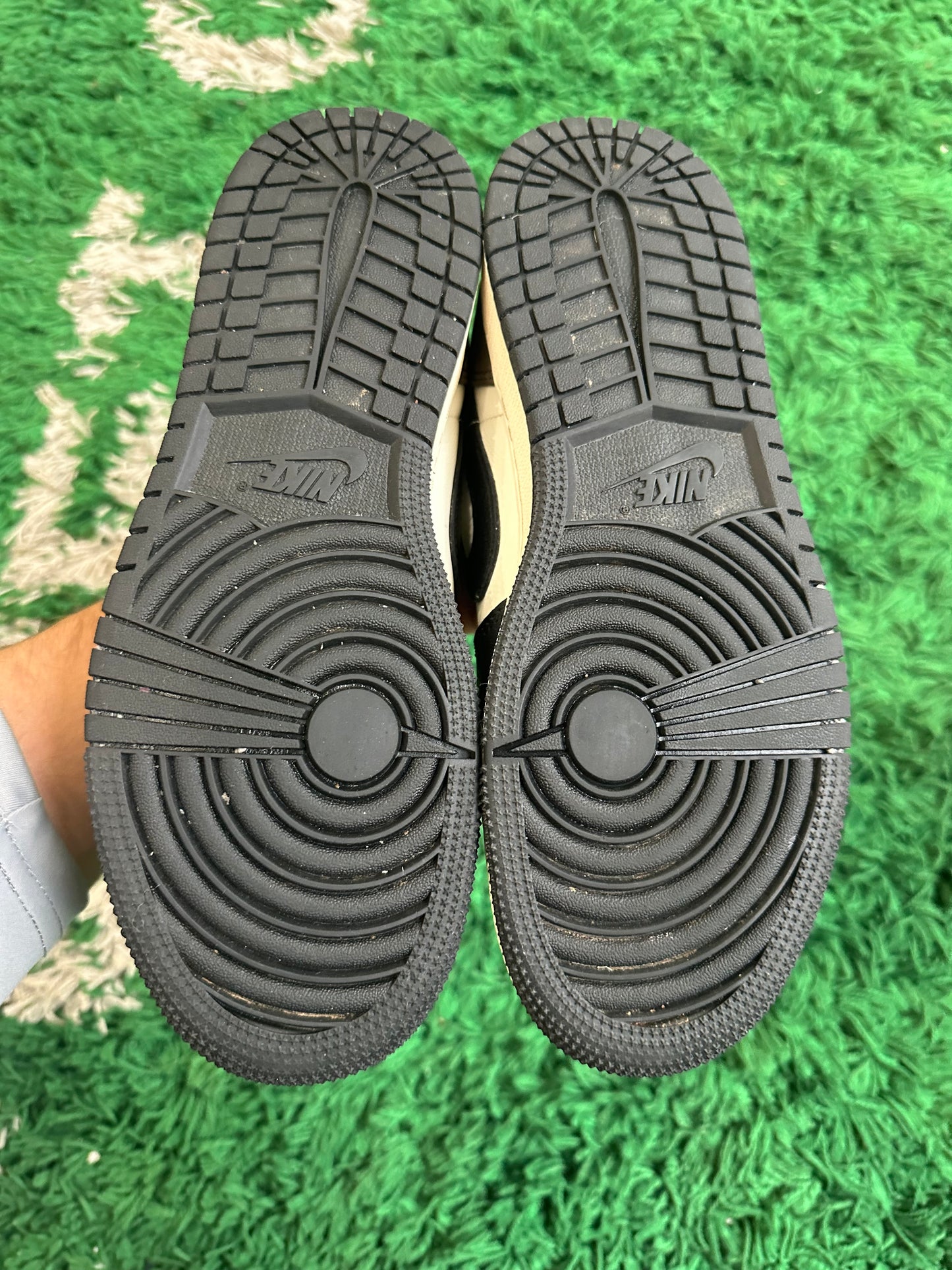 Jordan 1 Low “Mocha”