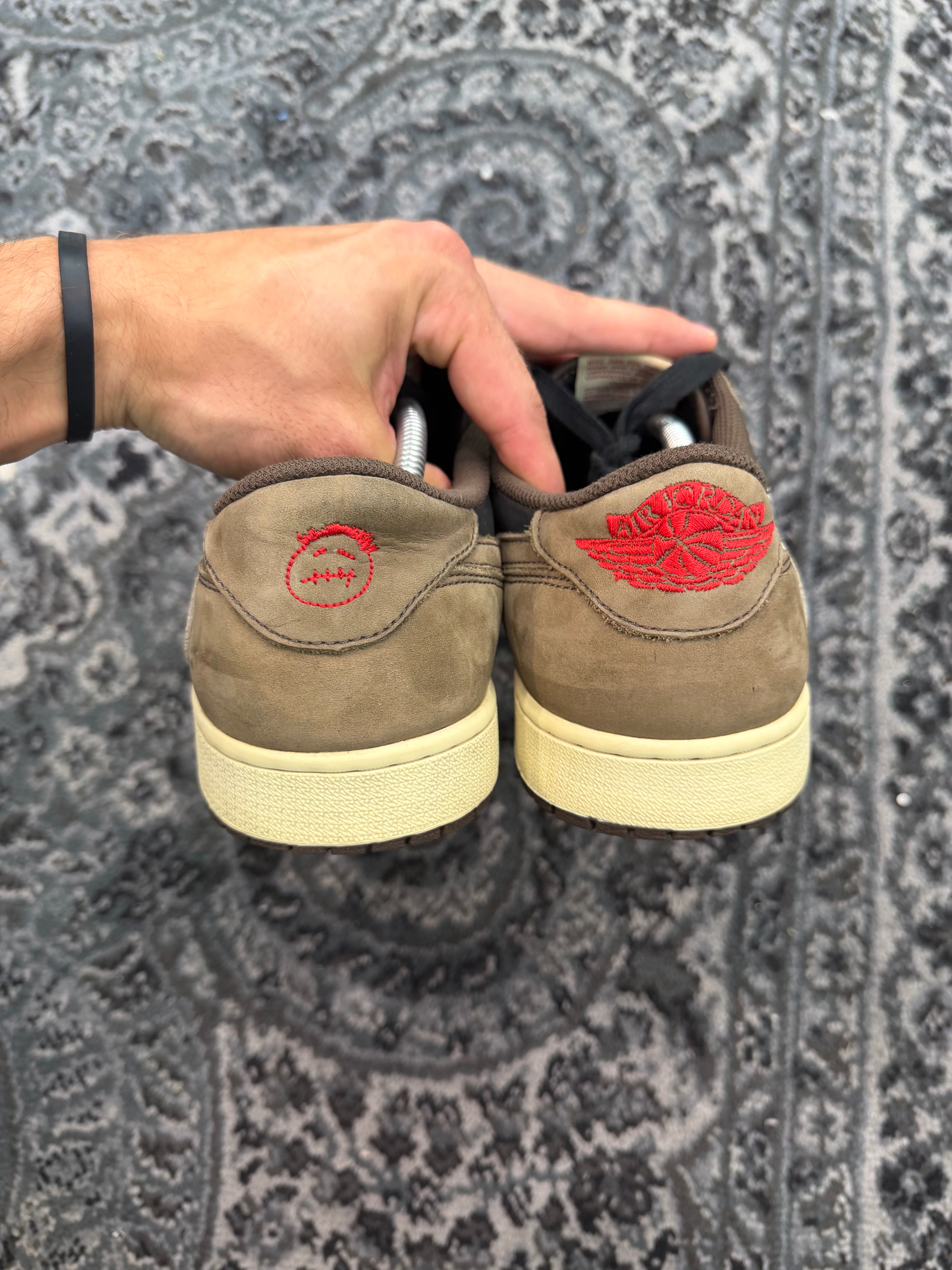 Jordan 1 Low Travis Scott “Mocha”