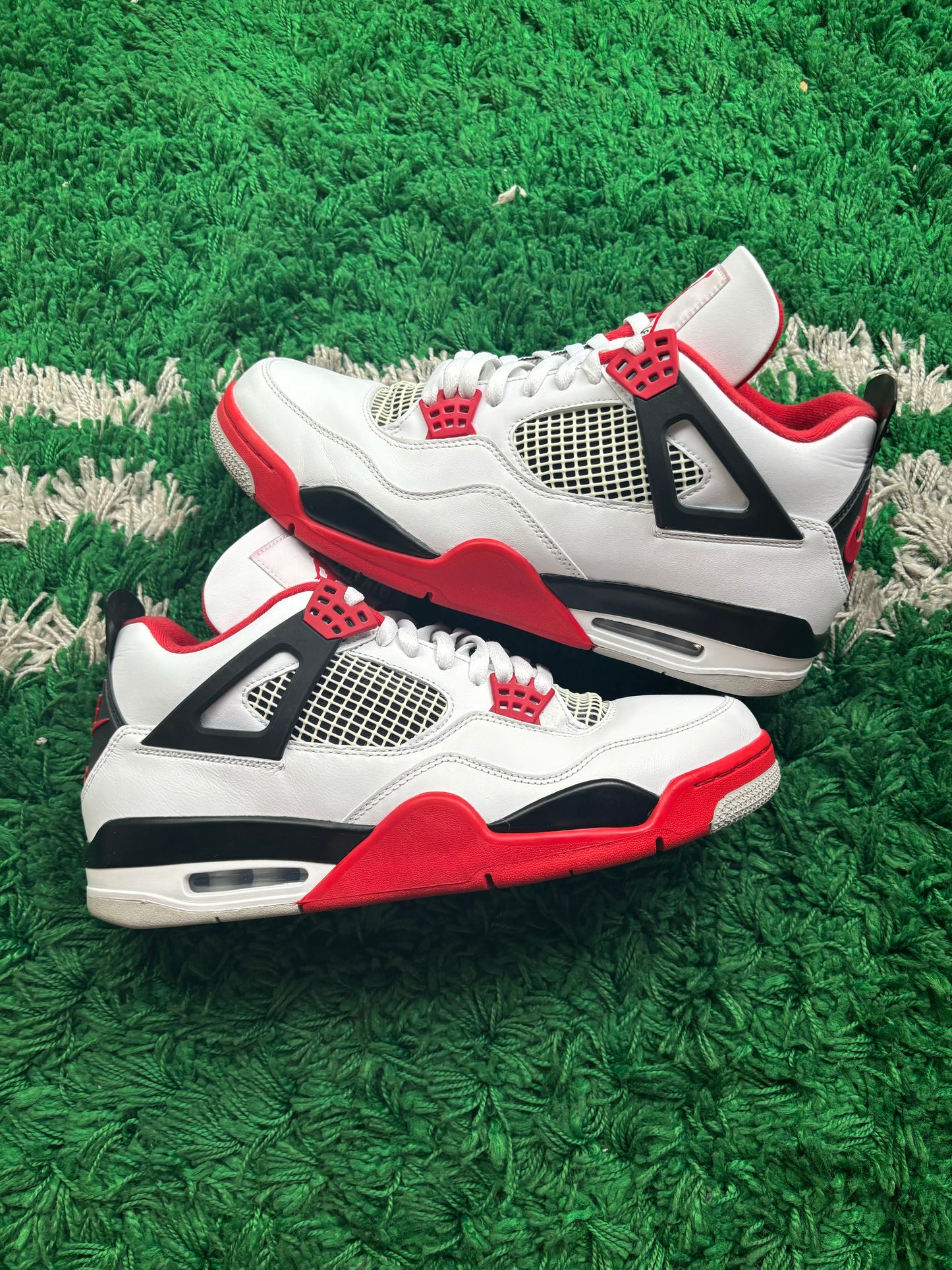 Jordan 4 “Fire Red”