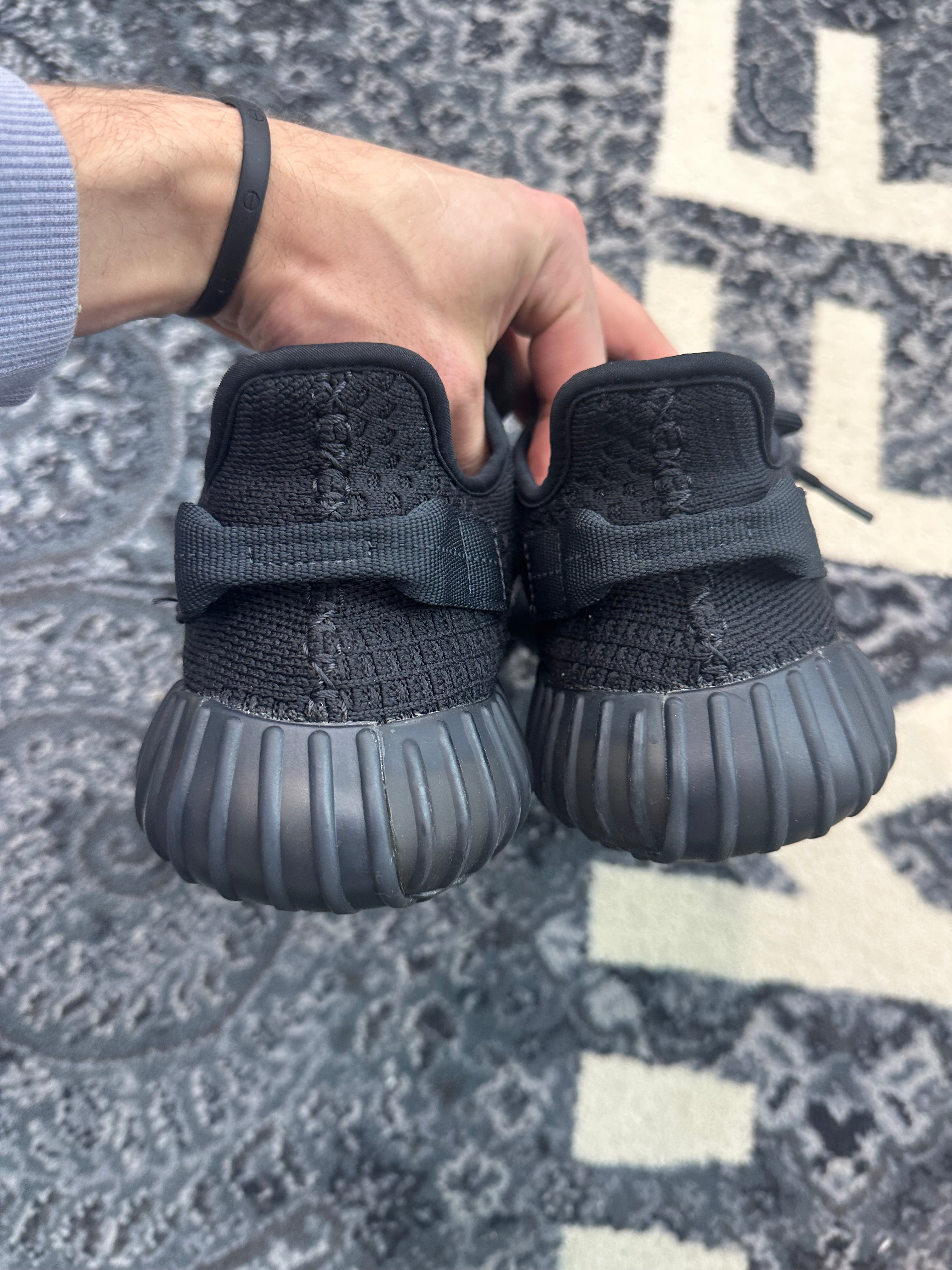 Yeezy 350 “Onyx”