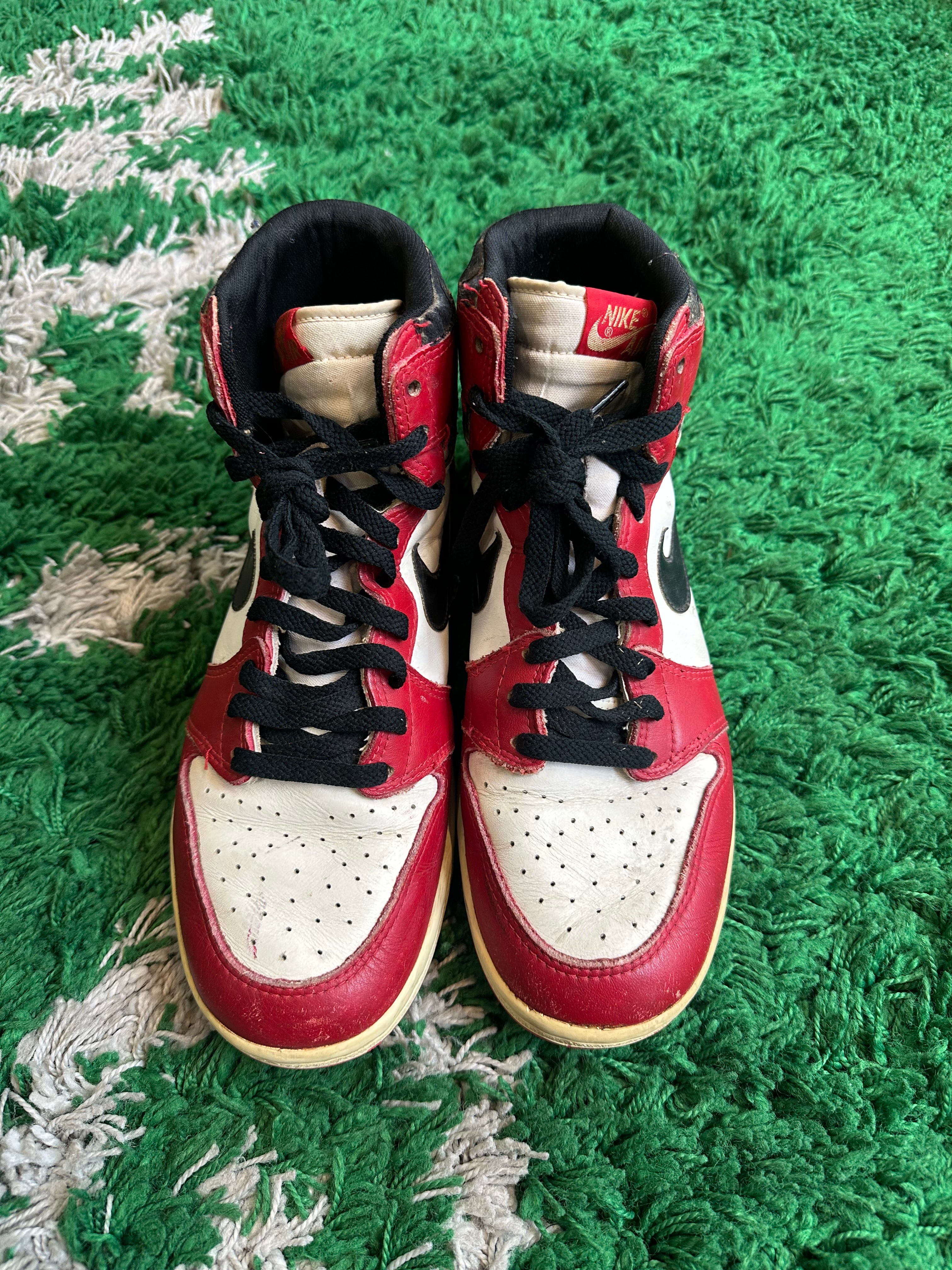 Jordan 1 OG “Chicago” (1985)