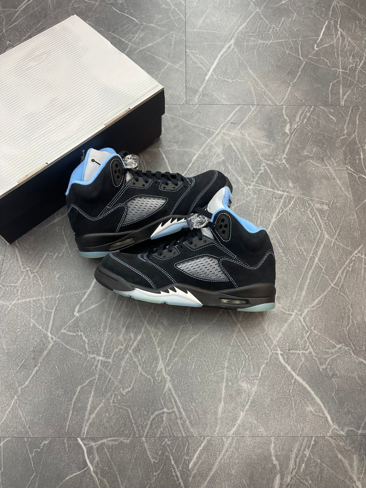 Jordan 5 “University Blue”