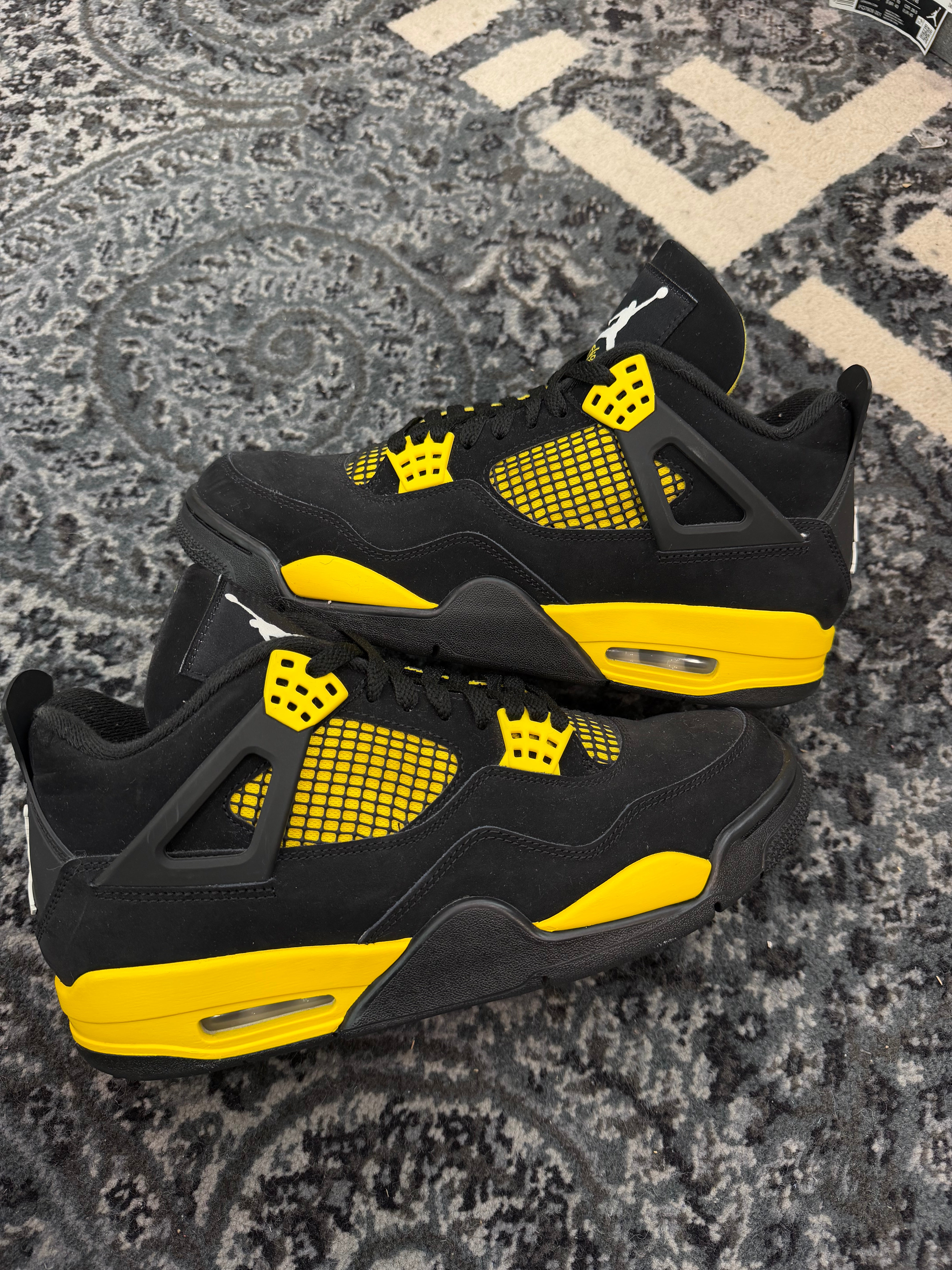 Jordan 4 “Thunder”