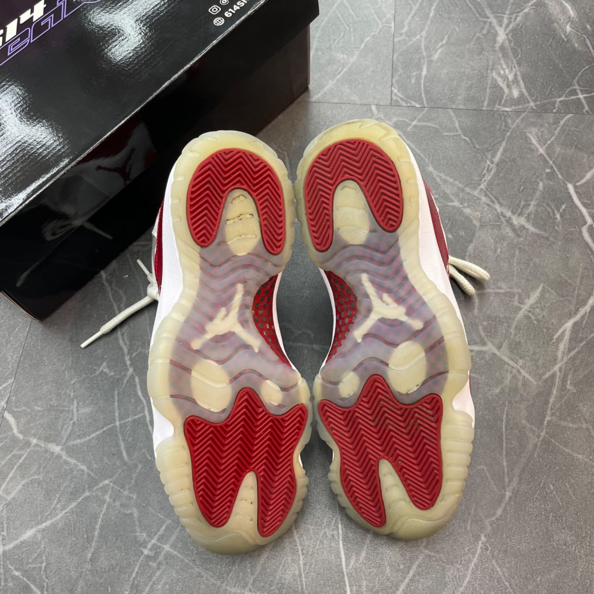Jordan 11 Retro Cherry (2022) (Size 9) (Lightly Worn)