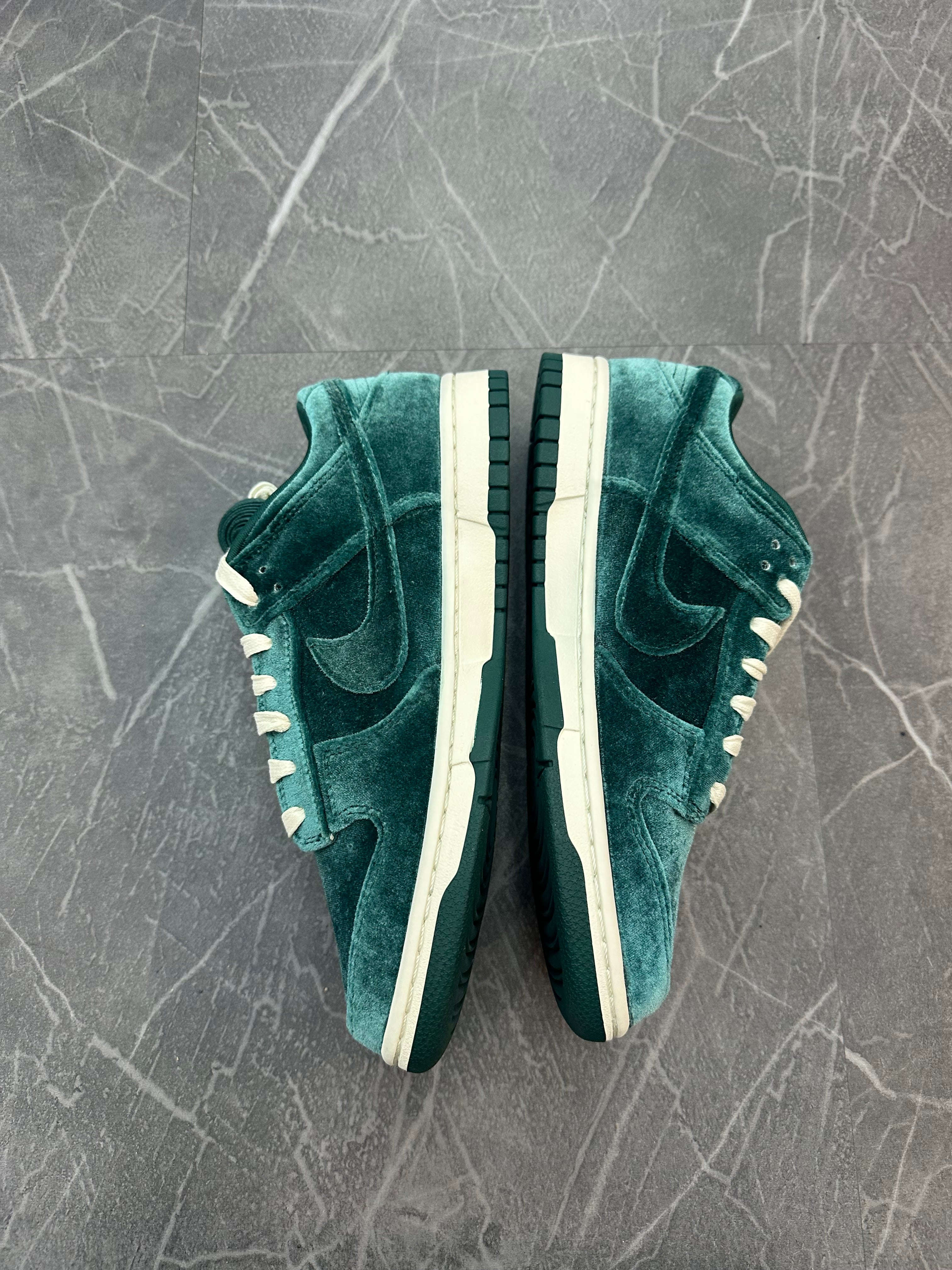 Nike Dunk Low “Velvet Teal”