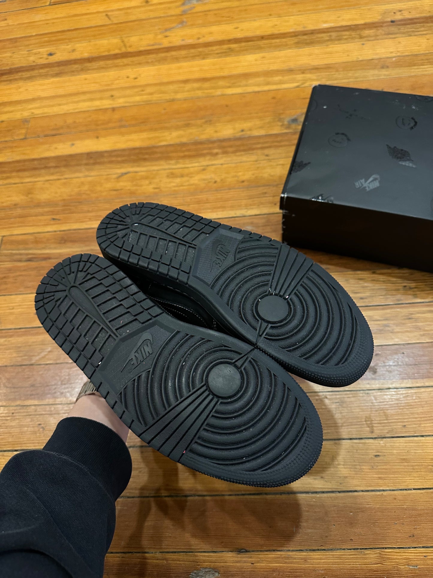 Jordan 1 Low x Travis Scott “Phantom”