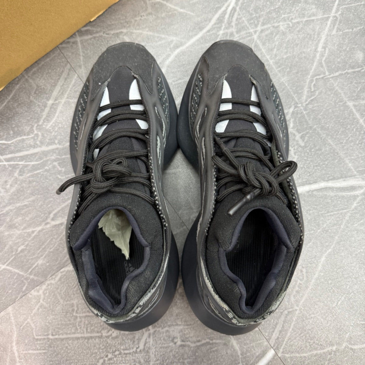 adidas Yeezy 700 V3 Alvah - Image 3