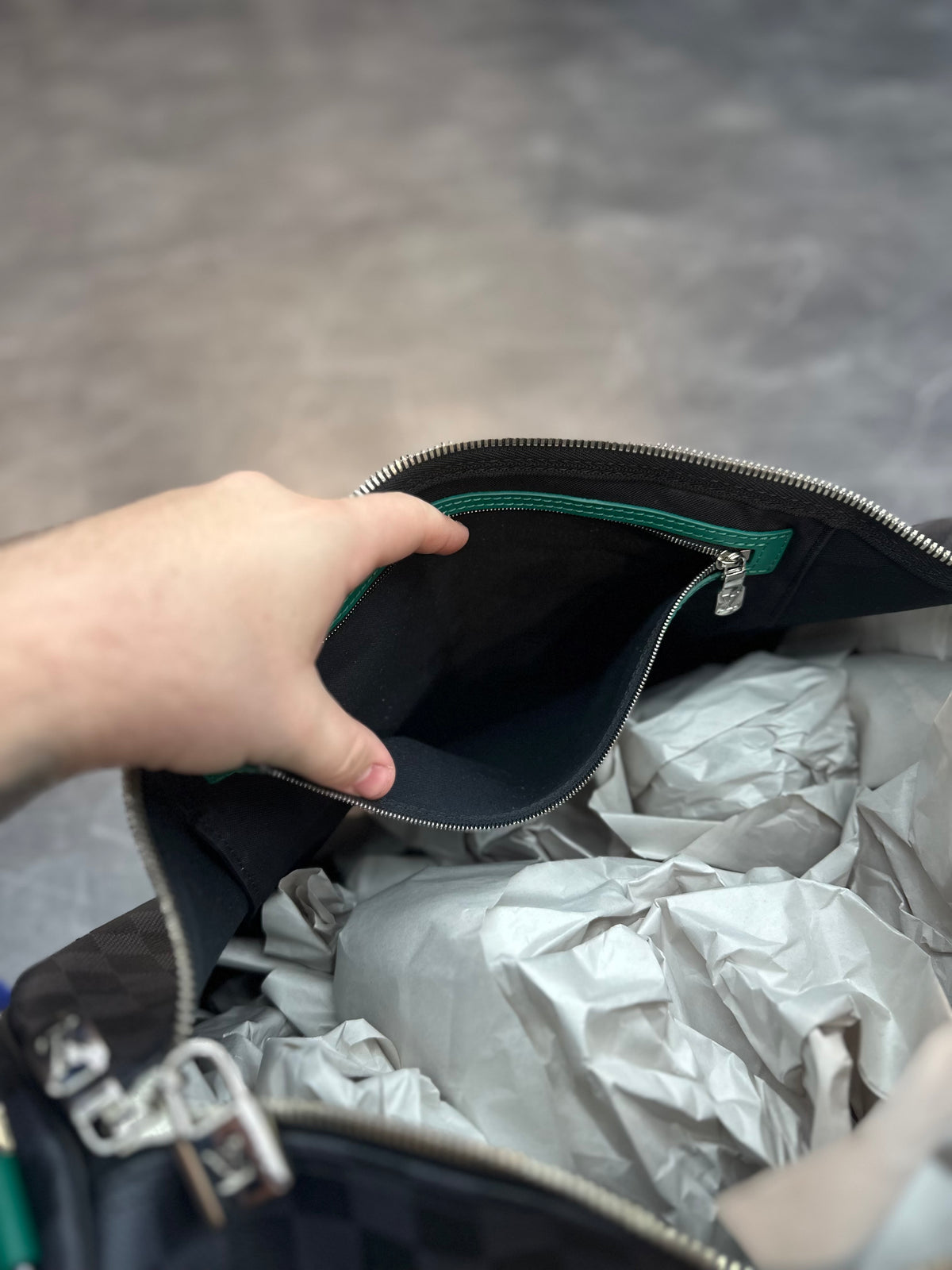 Louis Vuitton Keepall Bandoulière 'Black Damier Graphite Canvas/Green' 55