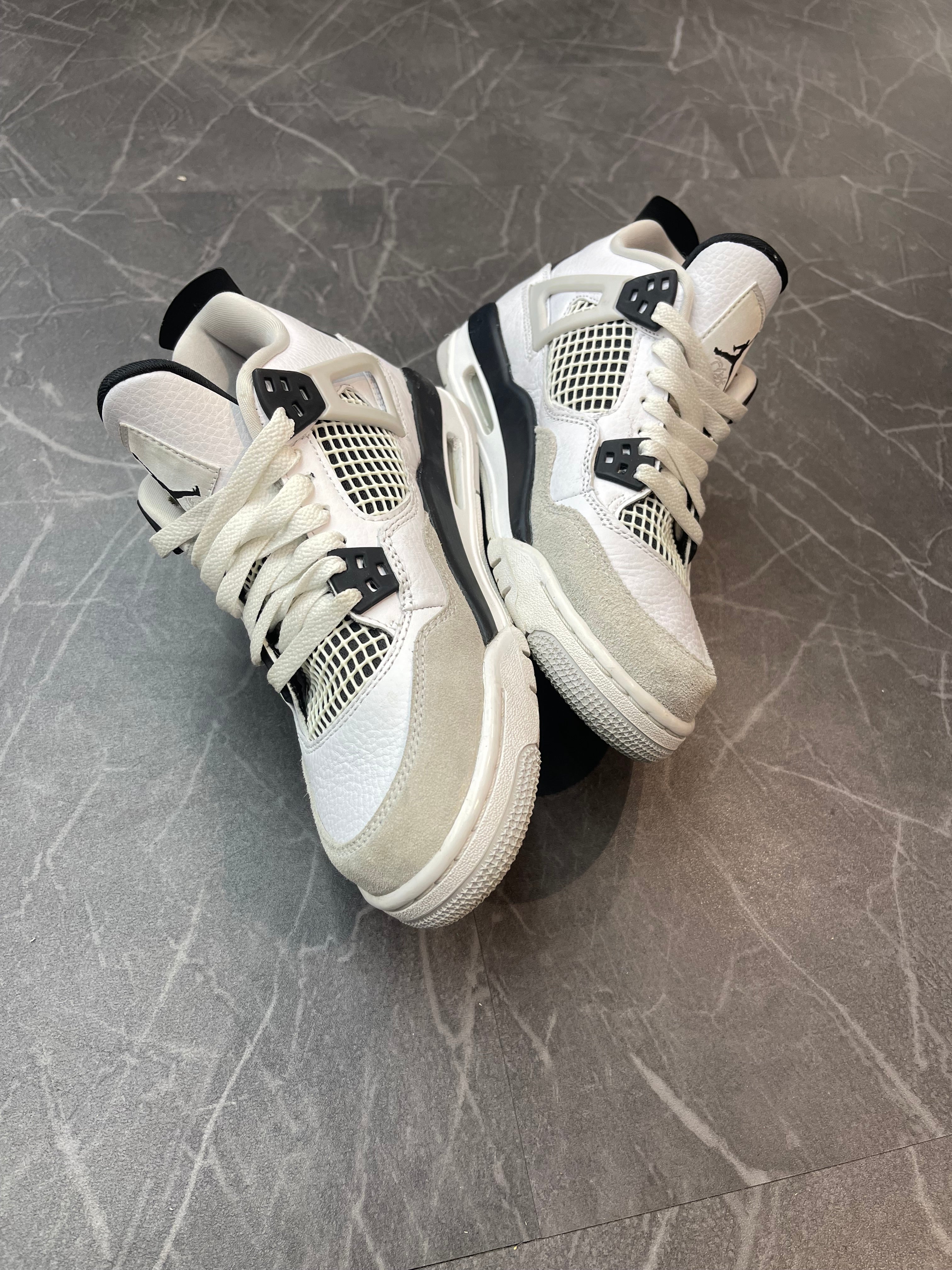 Jordan 4 “Military Black”