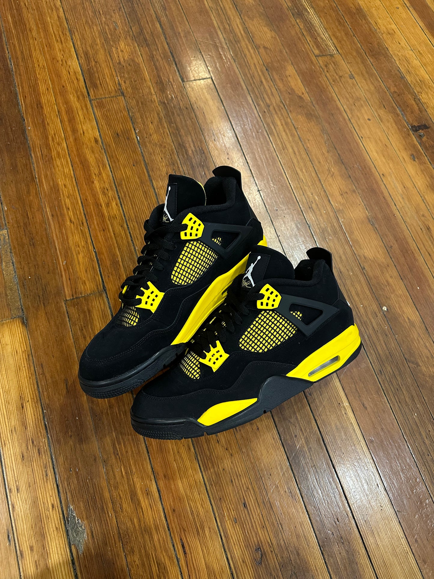 Jordan 4 “Thunder”