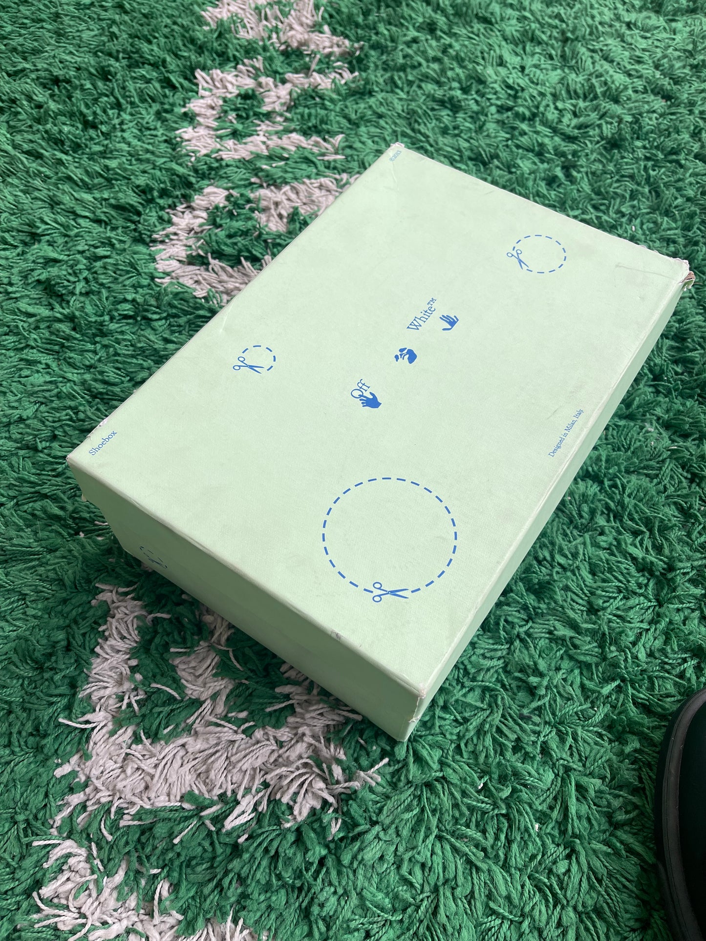 Off-White Out of Office Black/White