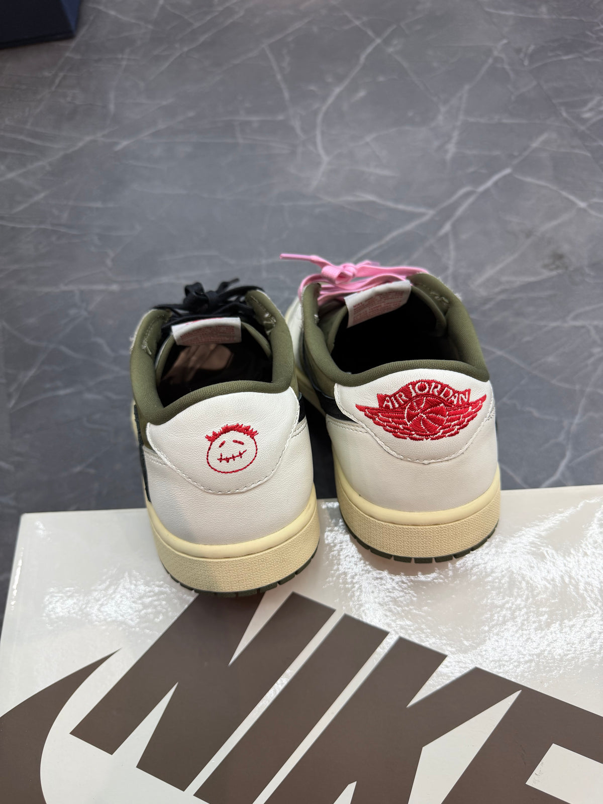 Jordan 1 Low x Travis Scott “Medium Olive”