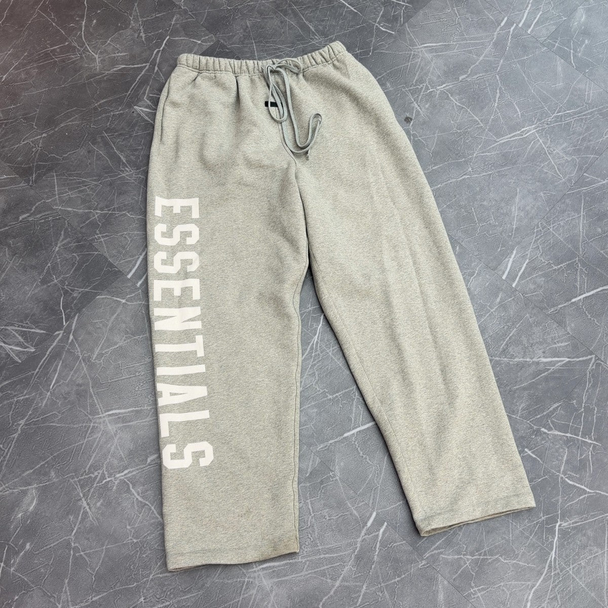 Fear of God Essentials Fleece Relaxed Sweatpant Dark Heather - Image 1
