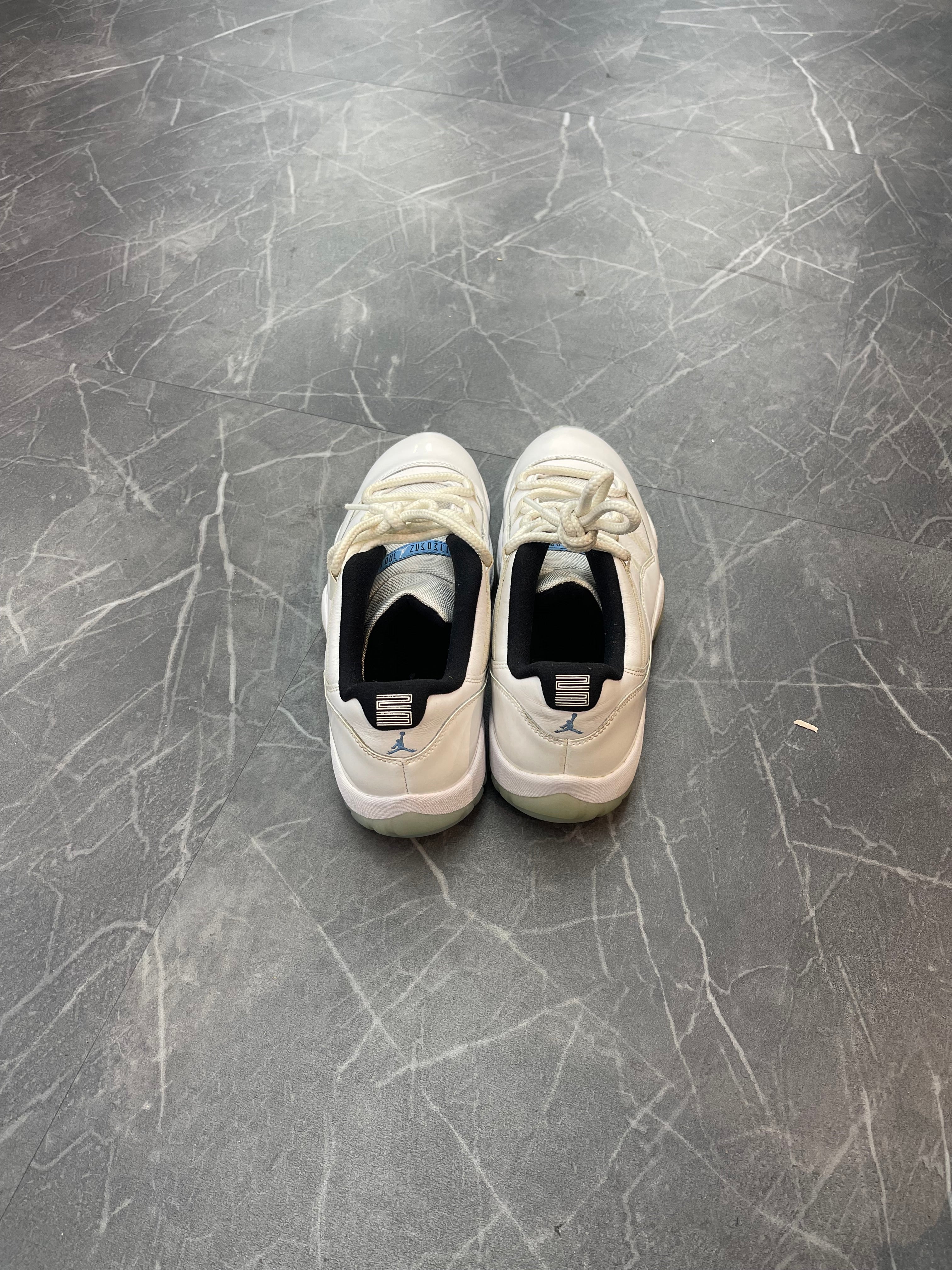 Jordan 11 Low “Legend Blue”