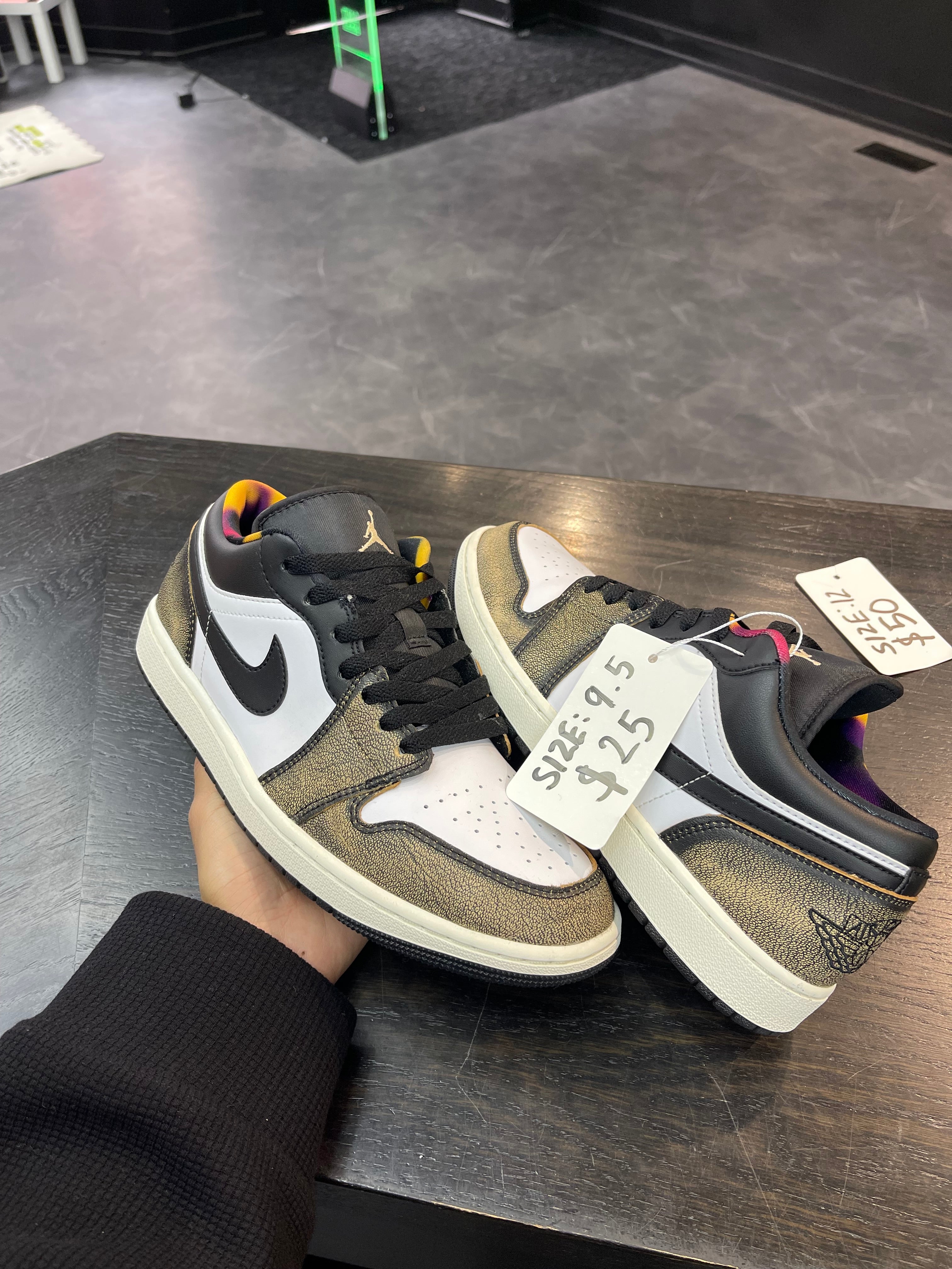 J1 Low Wear Away (9.5) Saturday Steal