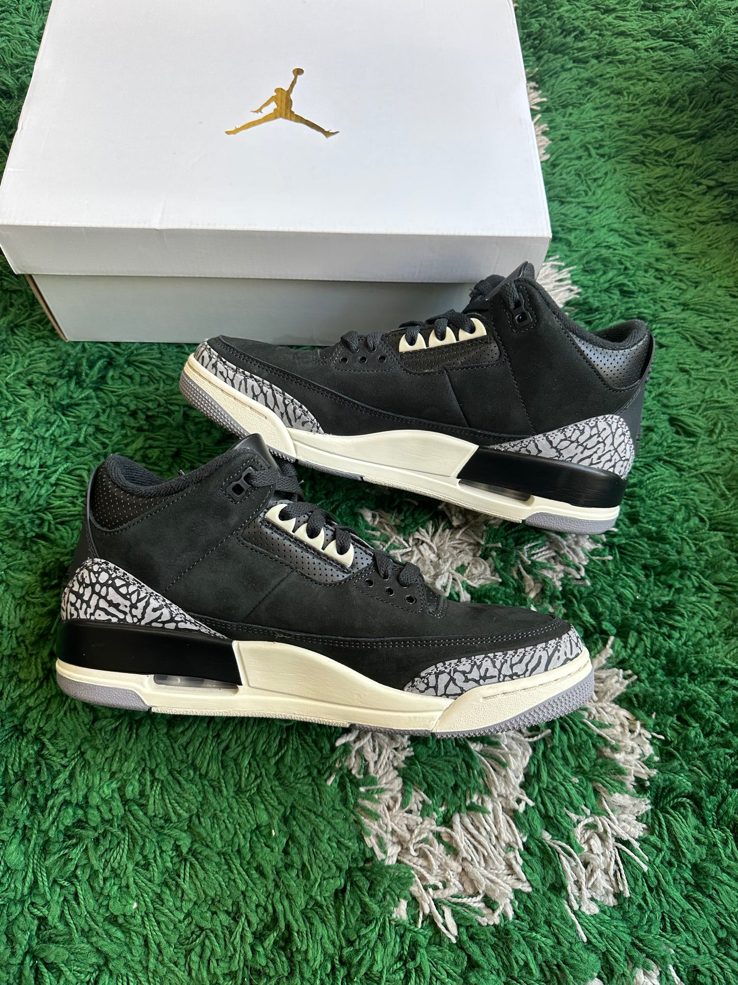 Jordan 3 “Off Noir”