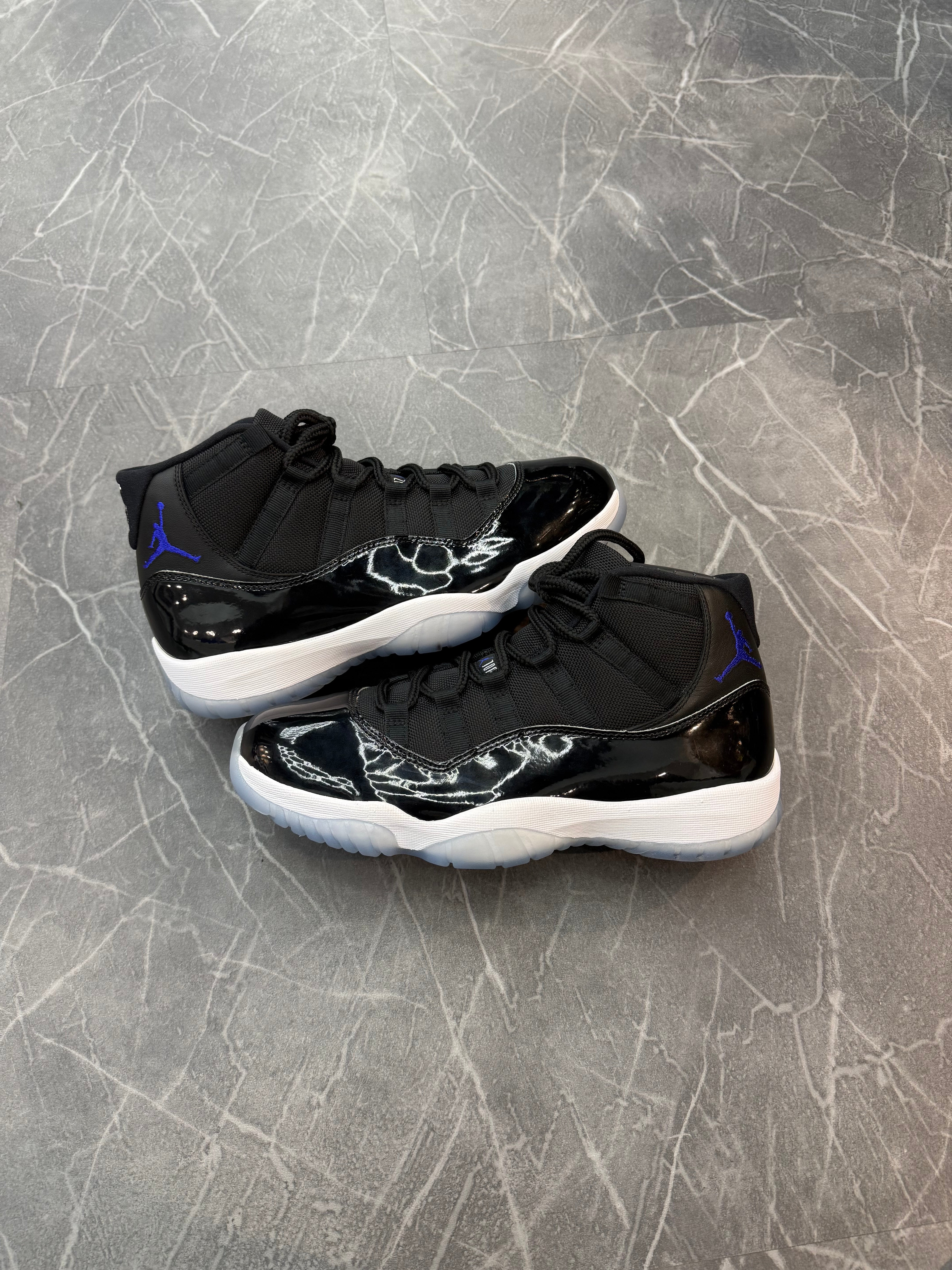 Jordan 11 Space Jam (2016)