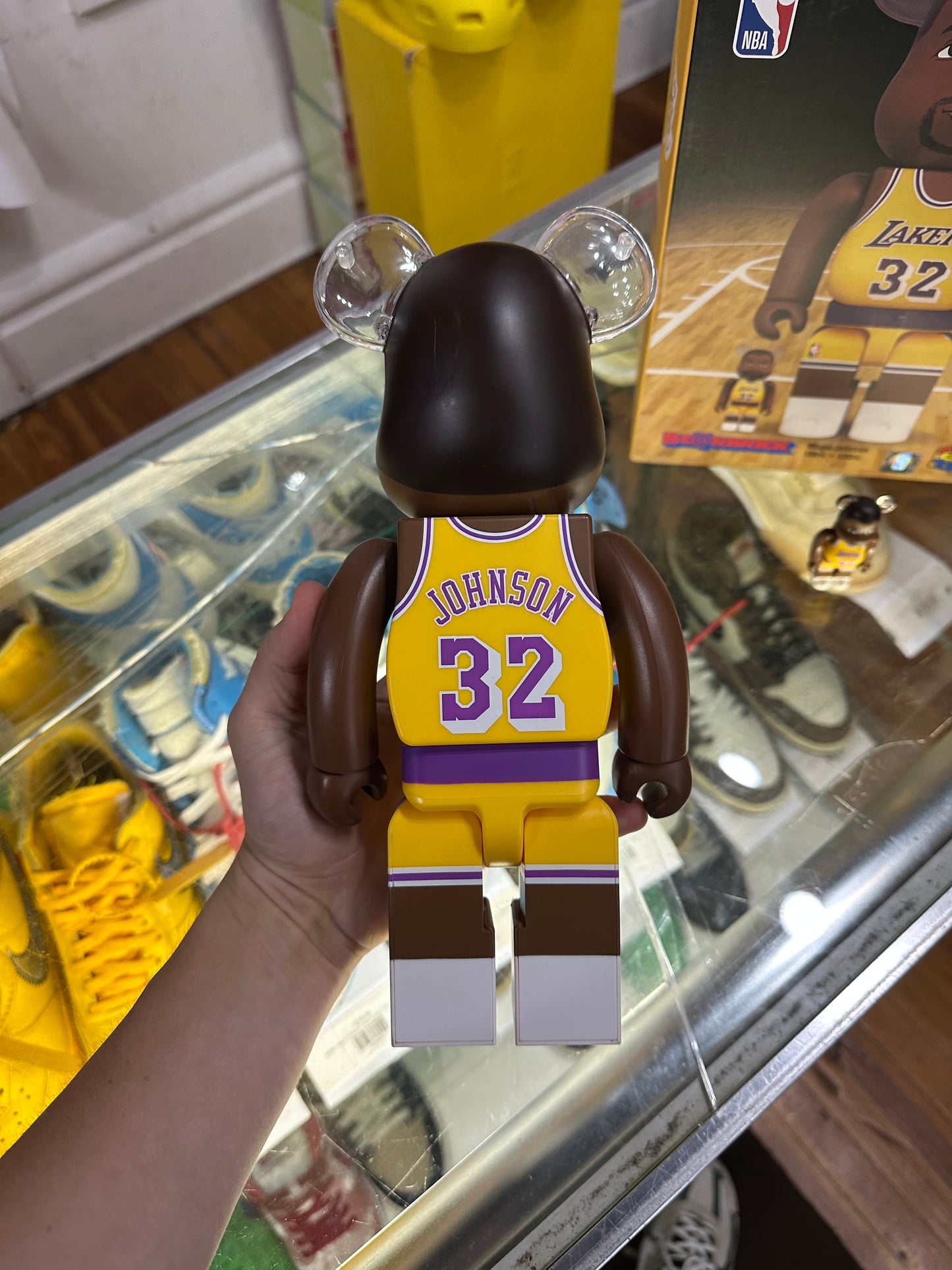 BearBrick 400% & 100% “Lakers Magic Johnson”