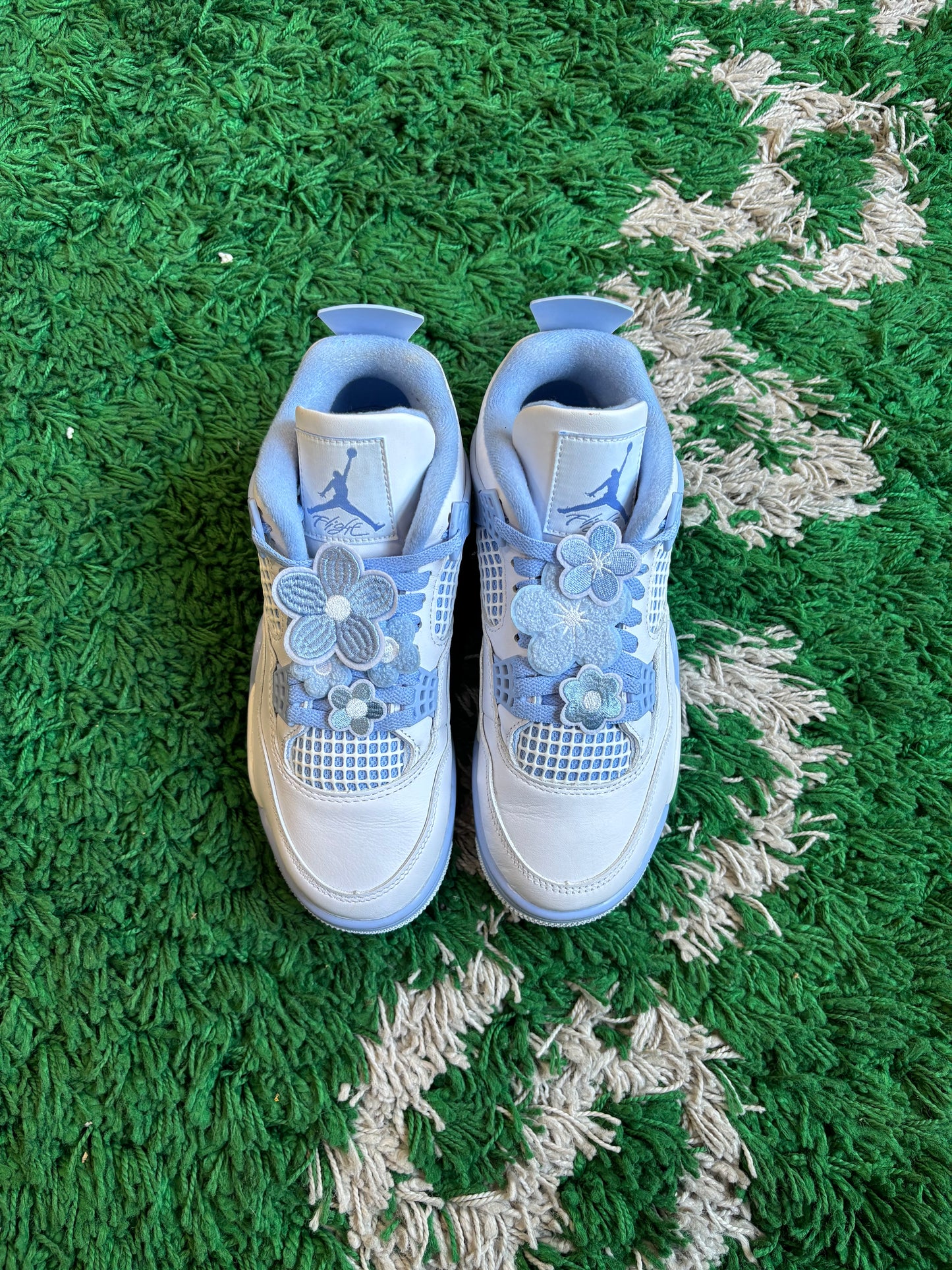 Jordan 4 “Forget Me Not”
