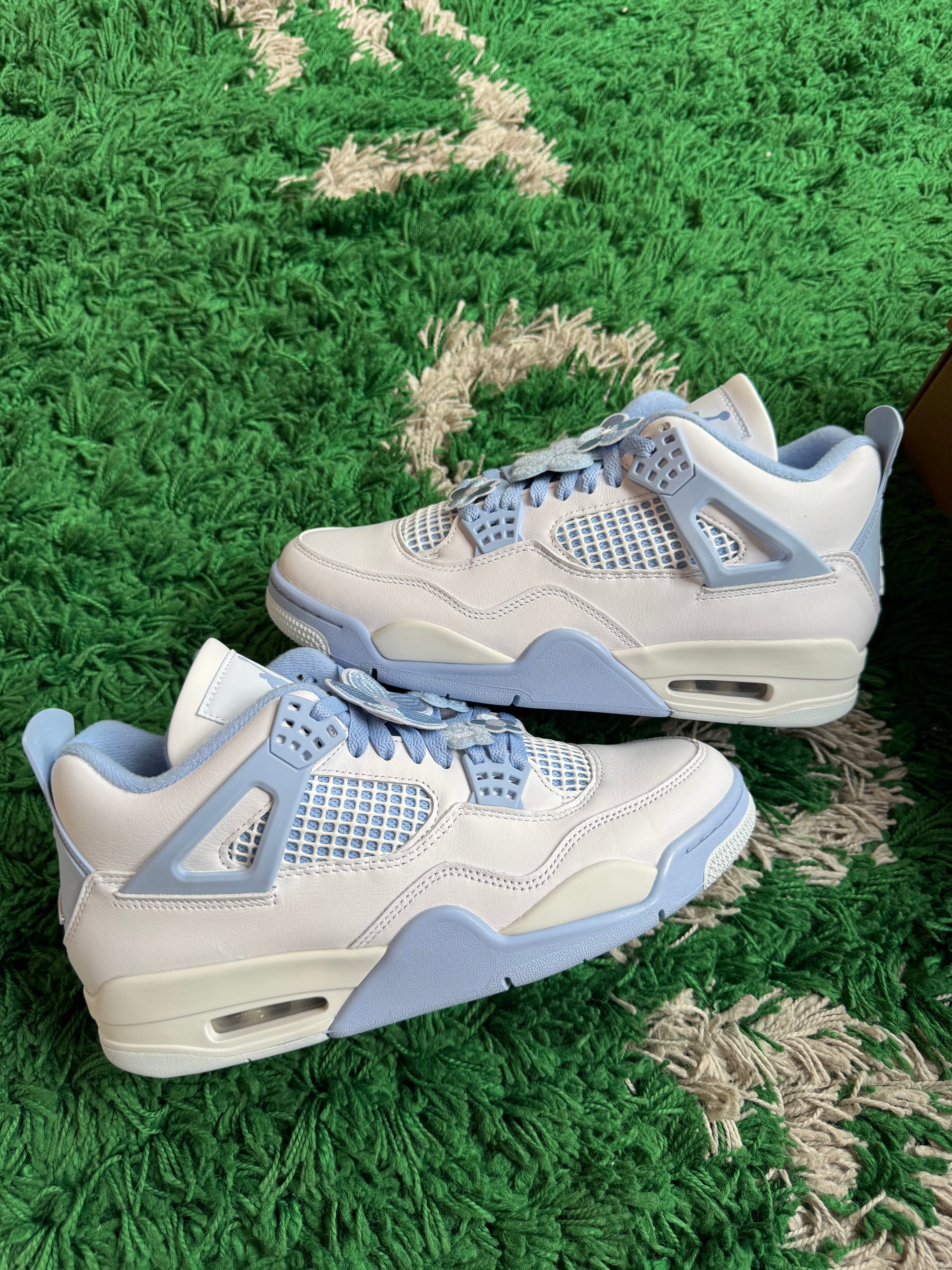 Jordan 4 “Forget Me Not”