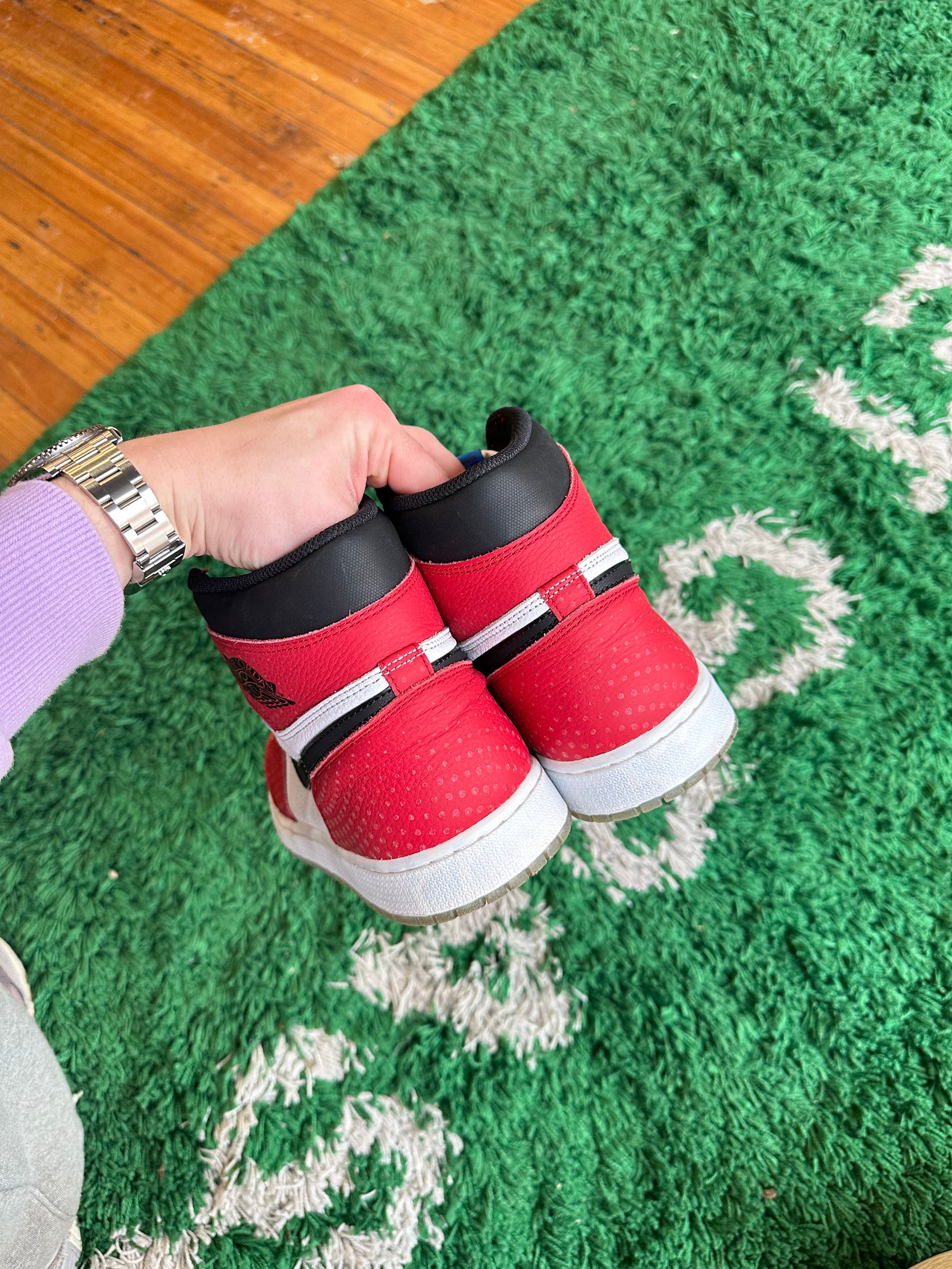 Jordan 1 High “Spider-Man Origin Story”