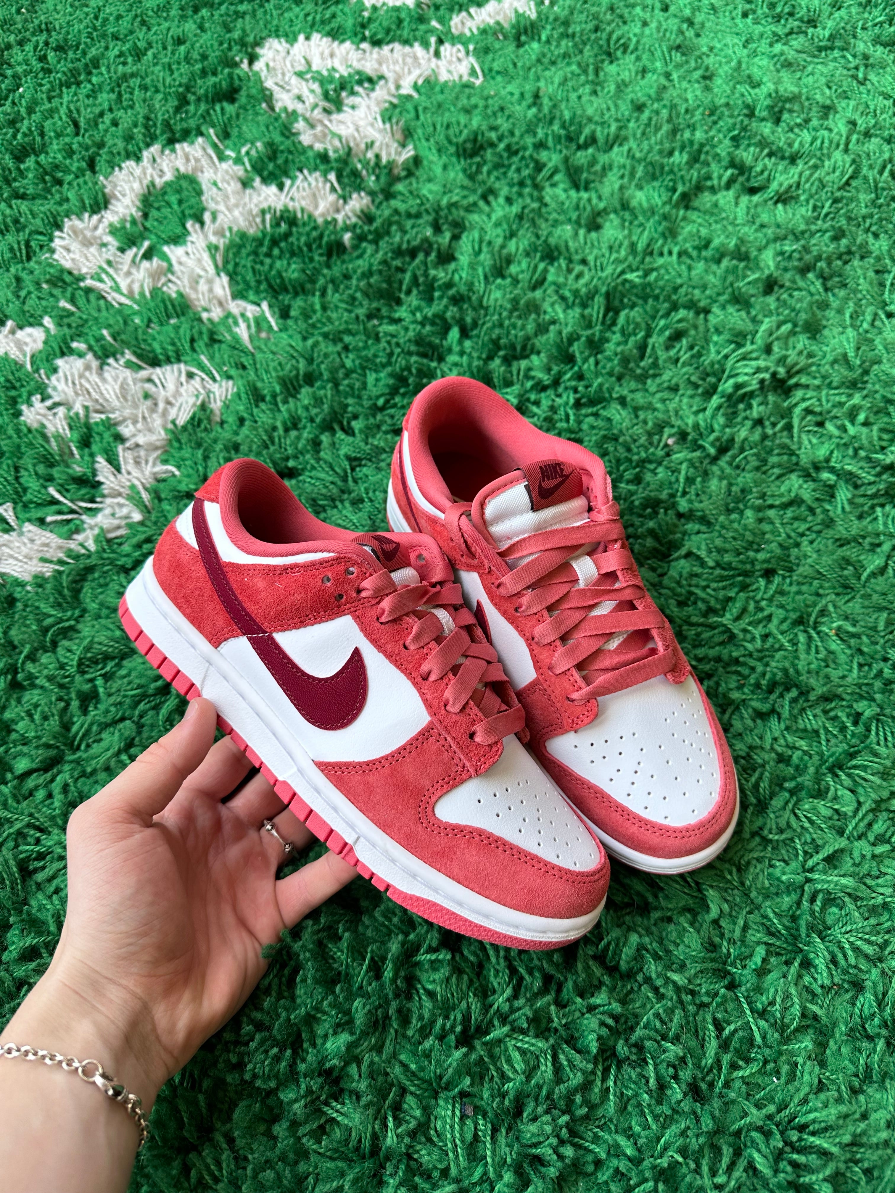 Nike Dunk Low “Valentines Day” 2024