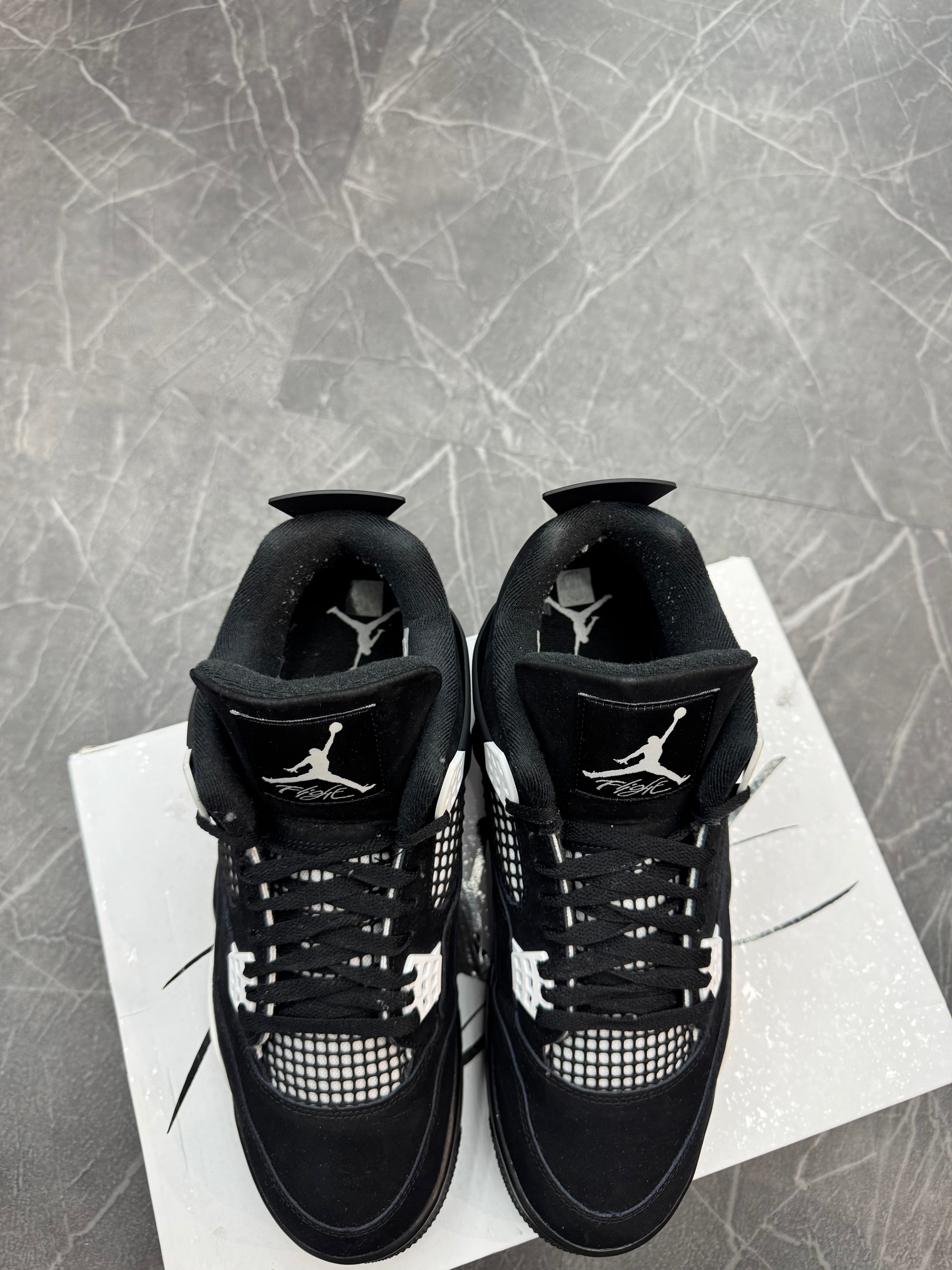 Jordan 4 White Thunder