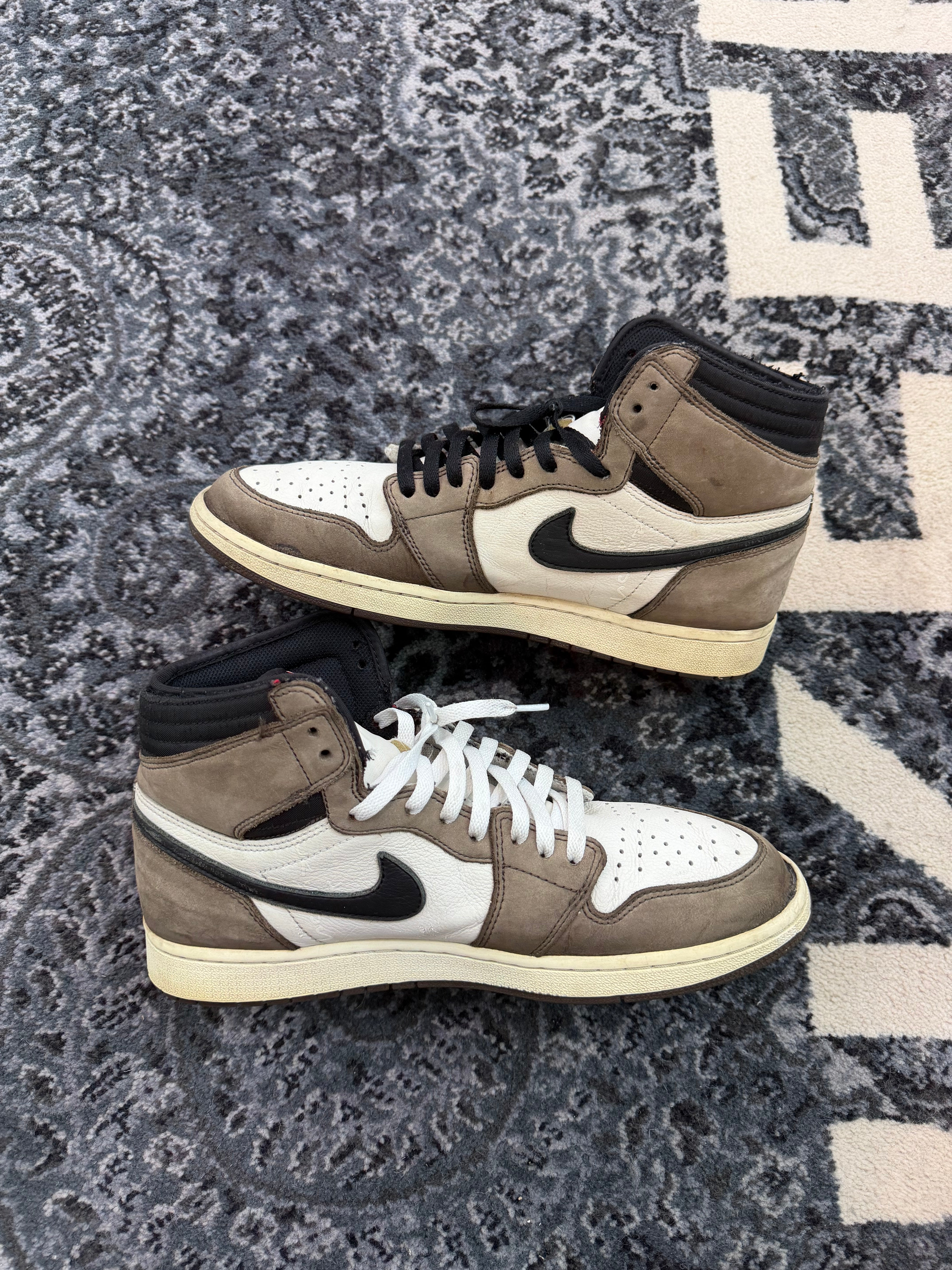 Jordan 1 High Travis Scott “Mocha”