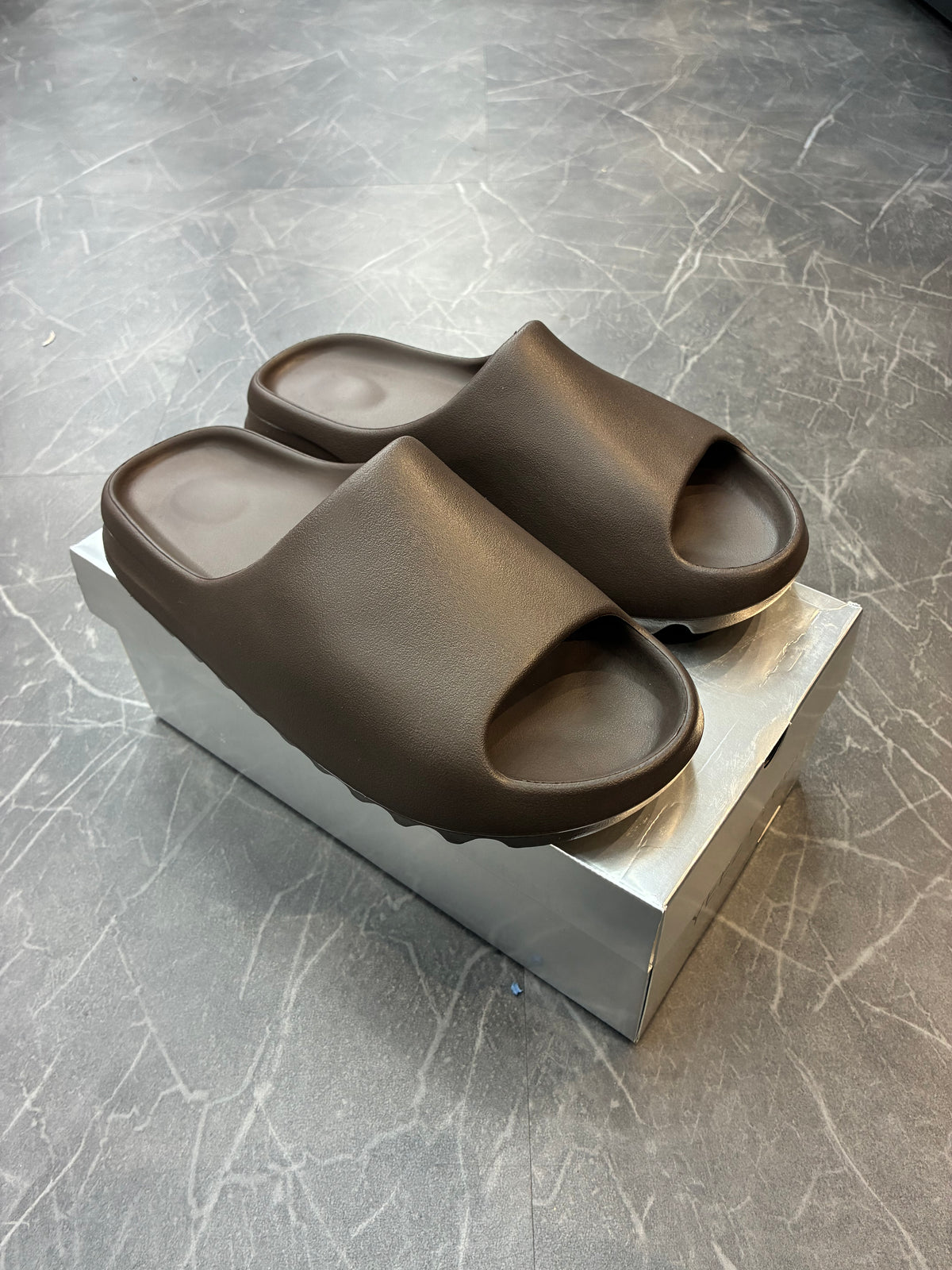 Yeezy Slide YS-01 “Chocolate”