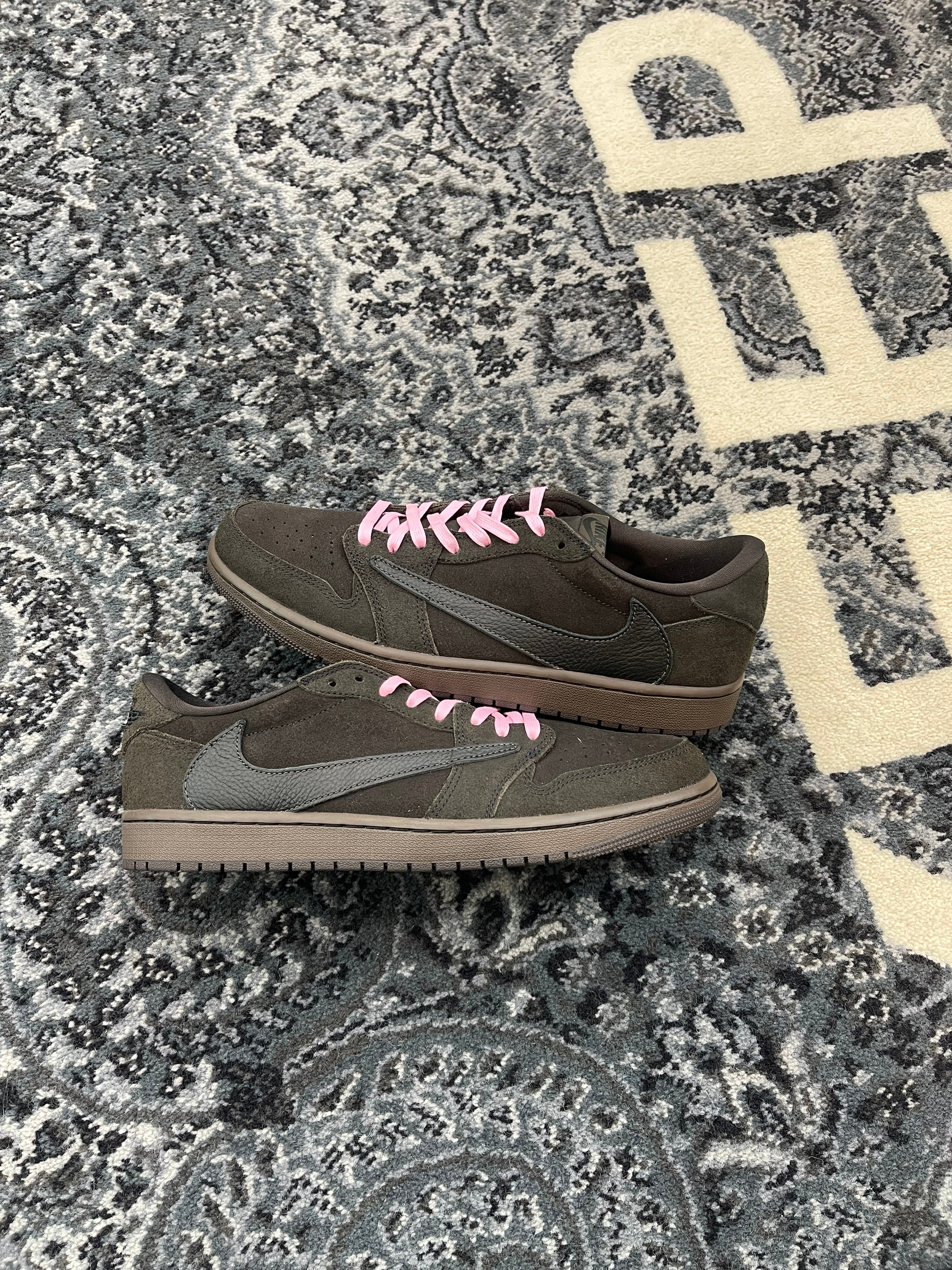 Jordan 1 Low x Travis Scott “Velvet Brown”