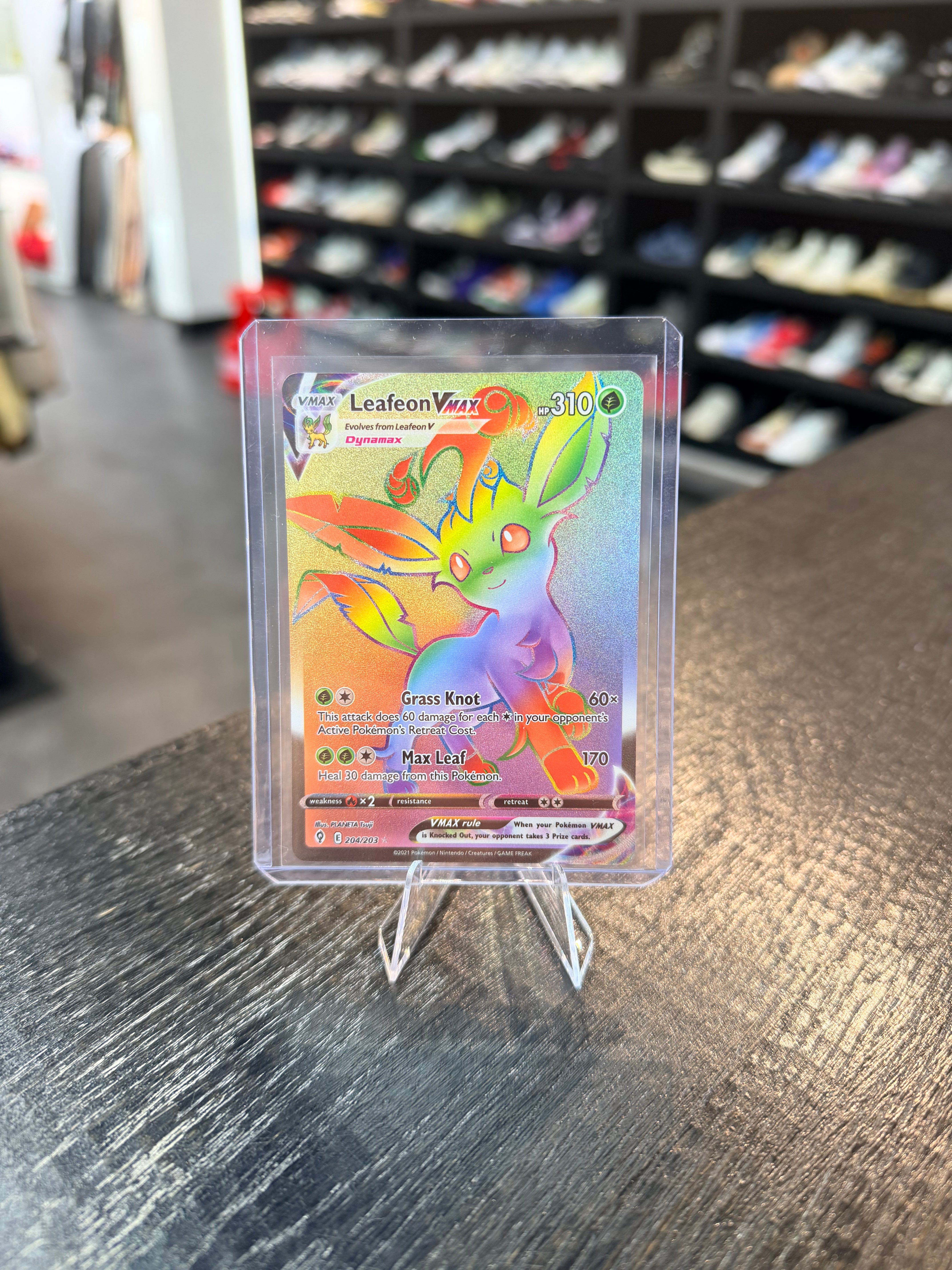 Leafeon VMAX (Secret) 204/203