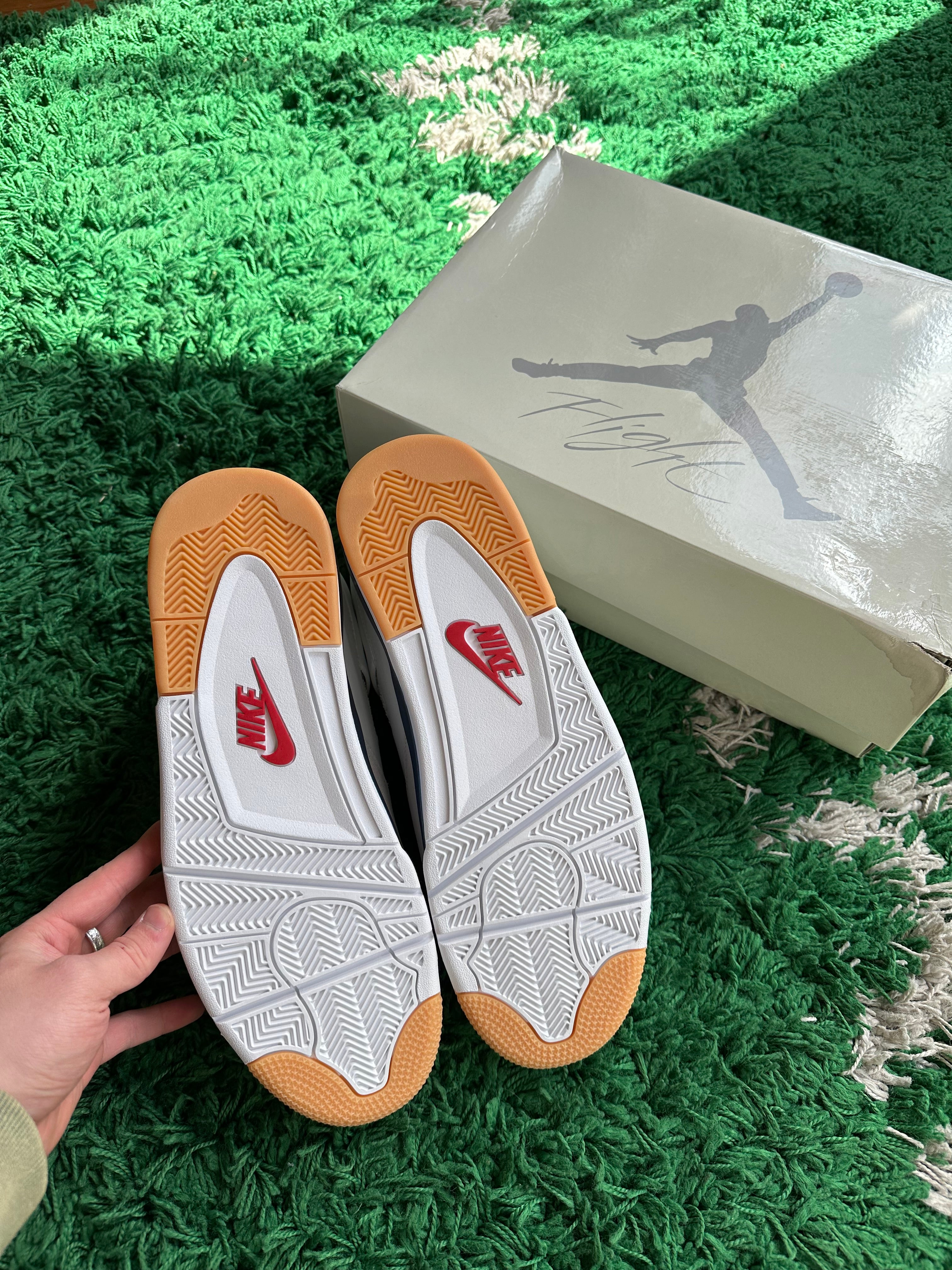 Jordan 4 x SB “Navy”