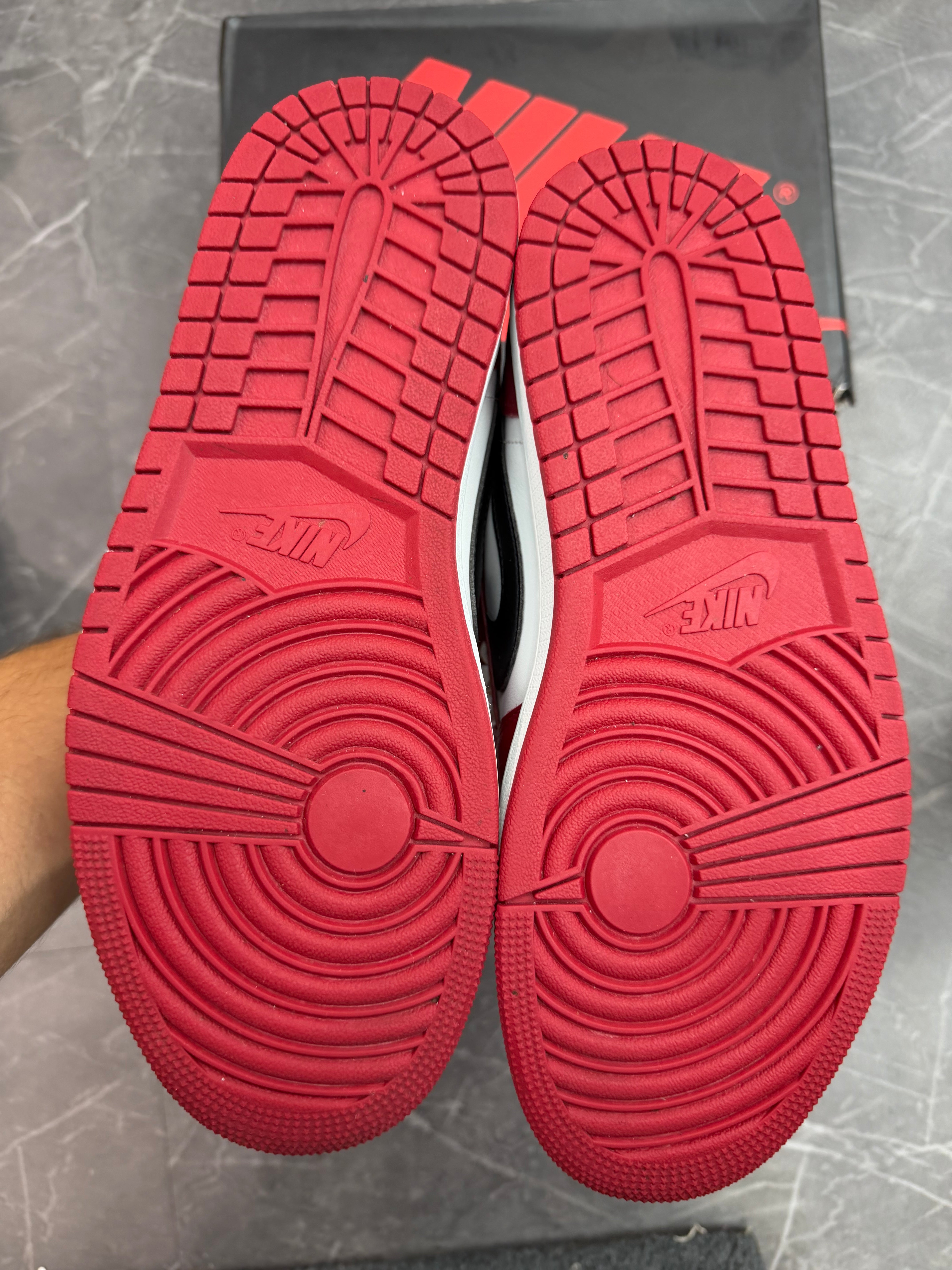 Jordan 1 Low “Chicago”