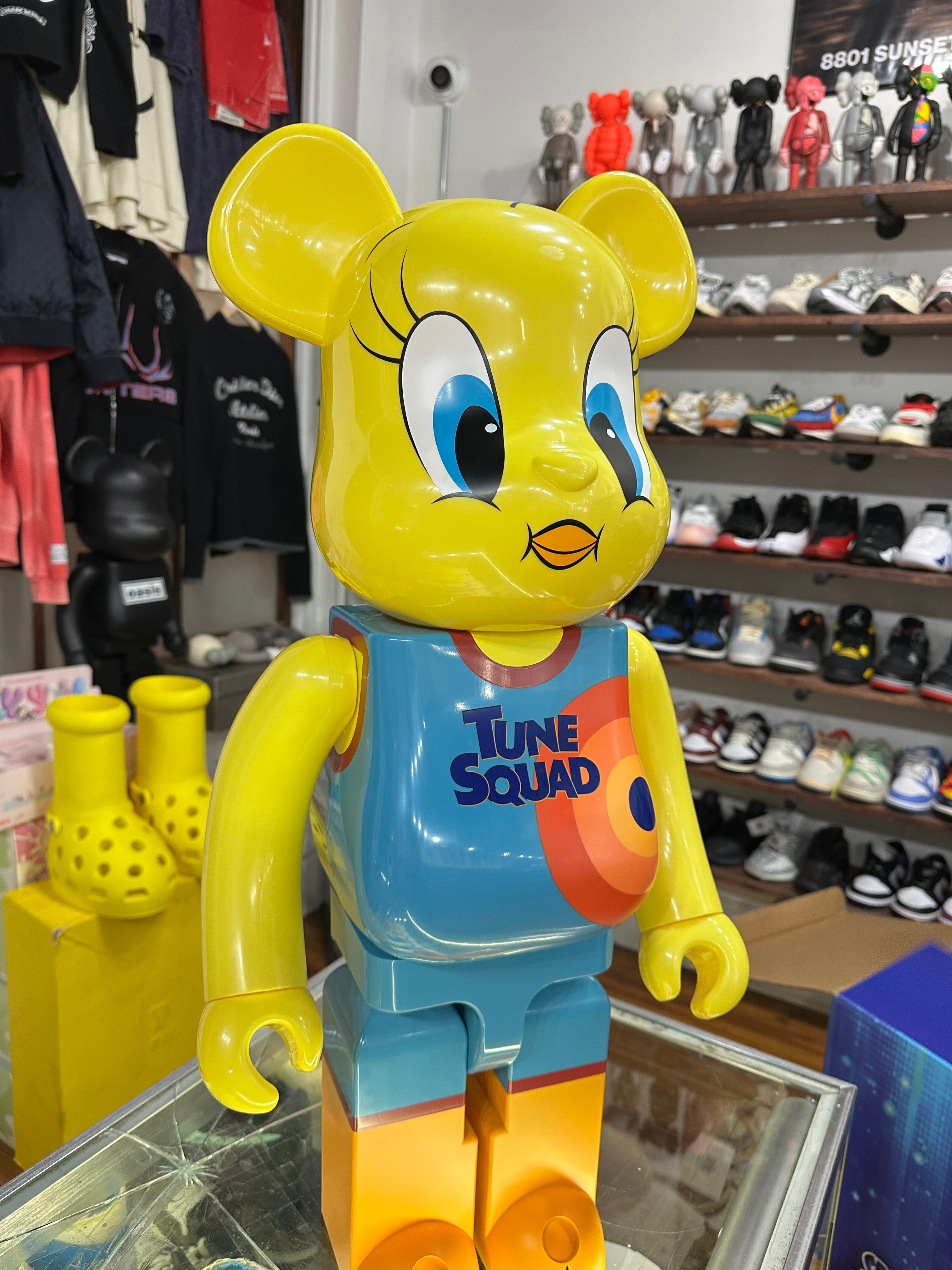 Bearbrick 1000% “Space Jam Tweety”