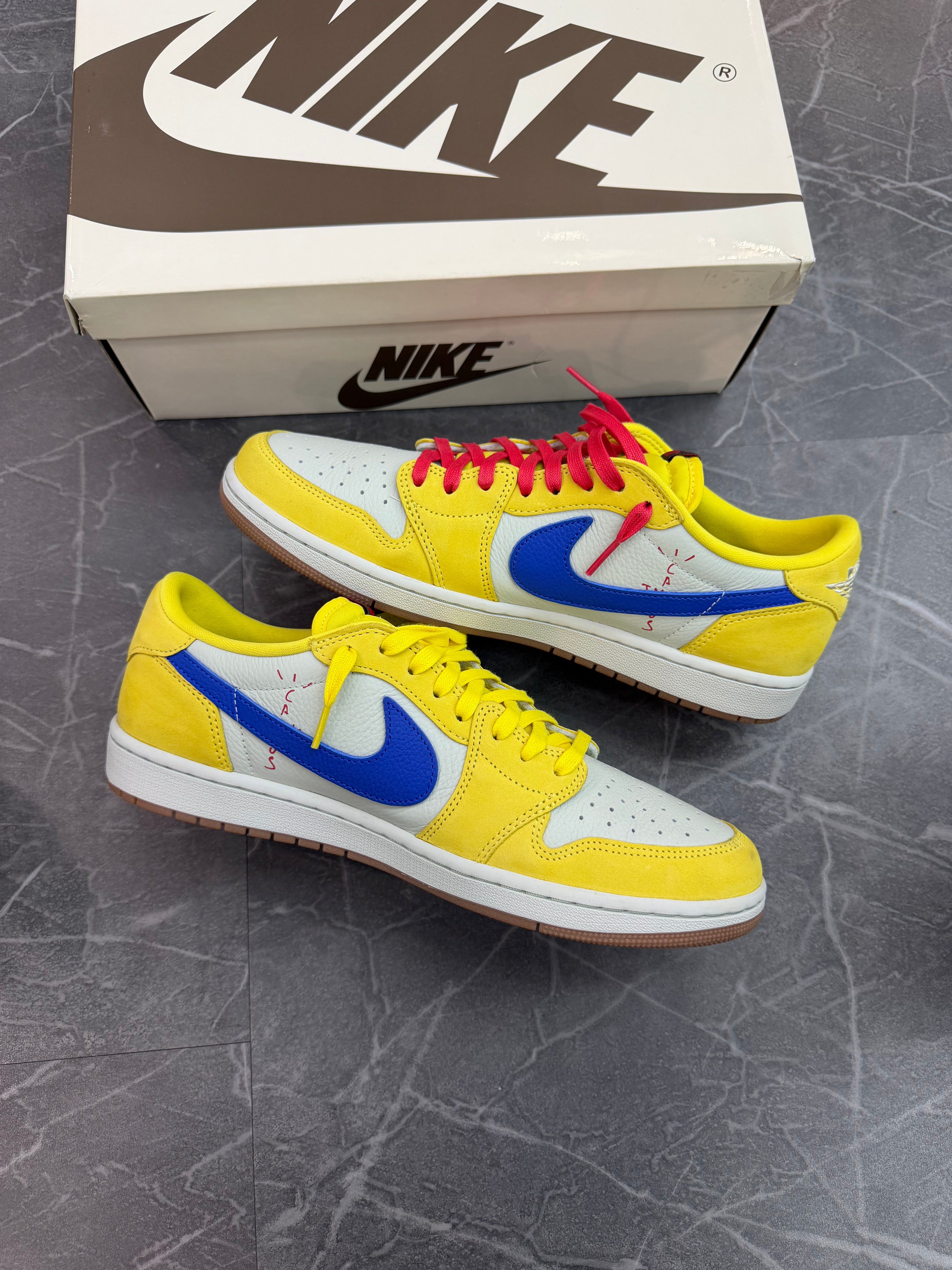 Jordan 1 Low Travis Scott “Canary”
