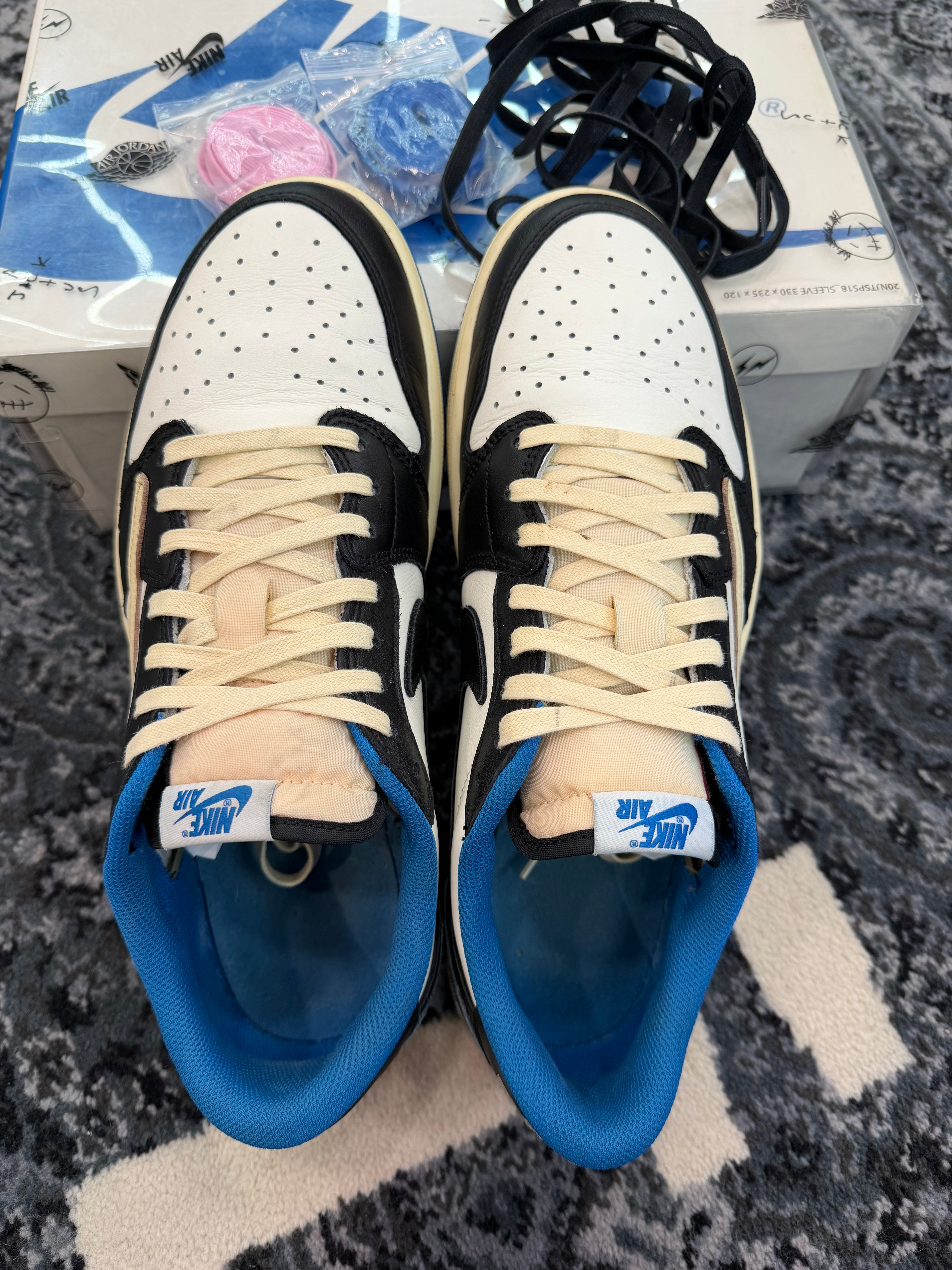 Jordan 1 Low x Travis Scott “Fragment”