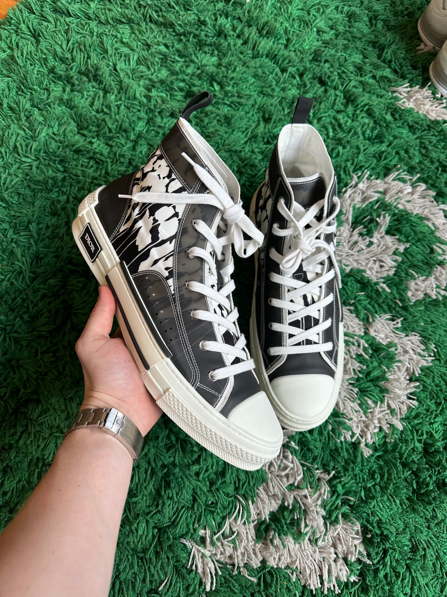 Dior B23 “Black White”