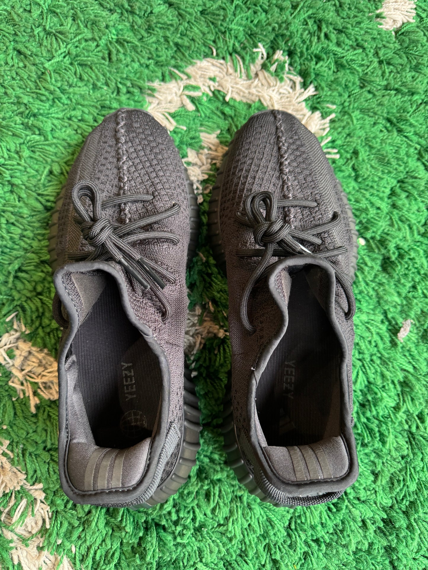 Yeezy 350 “Onyx”