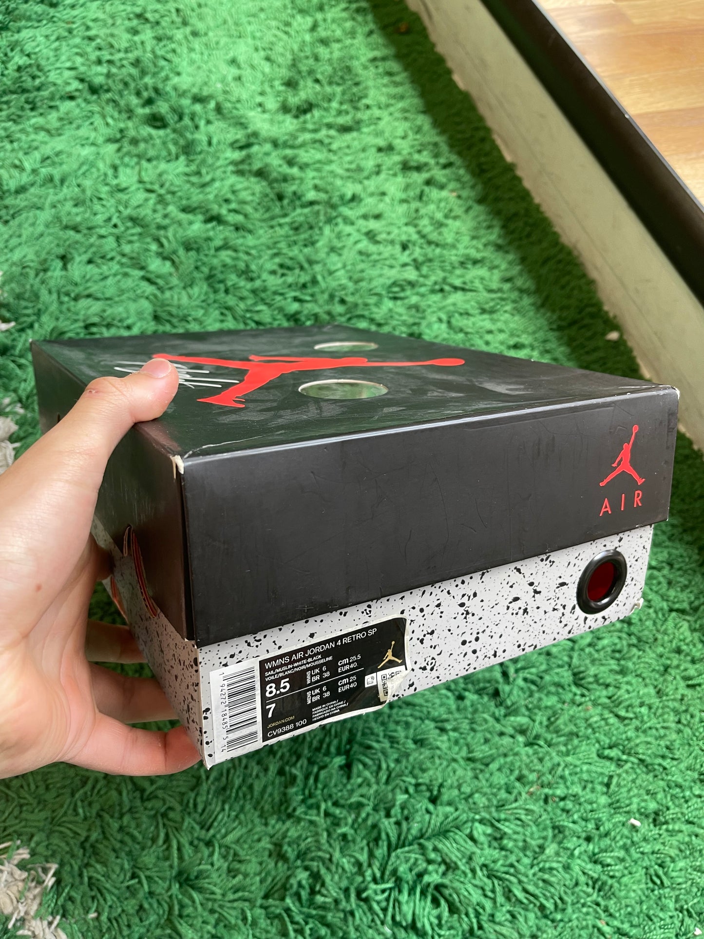 Jordan 4 x Off White “Sail”