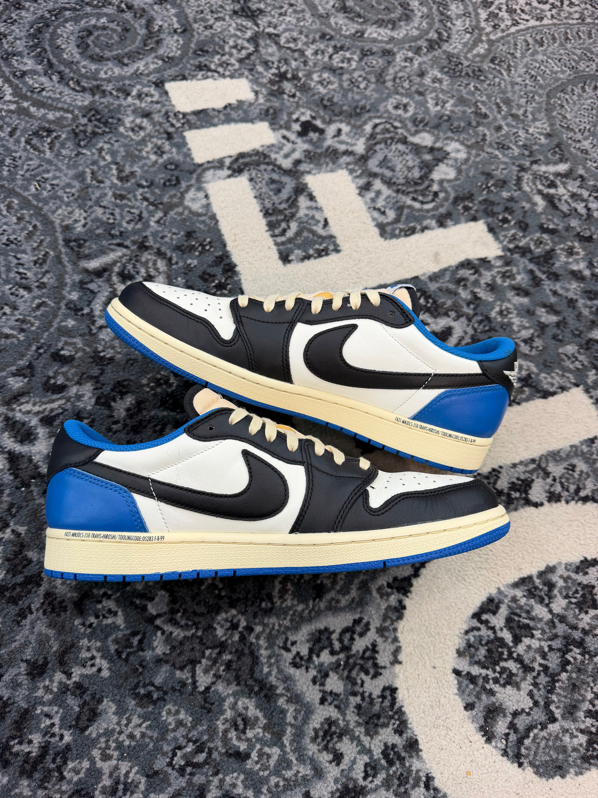 Jordan 1 Retro Low OG SP Fragment x Travis Scott