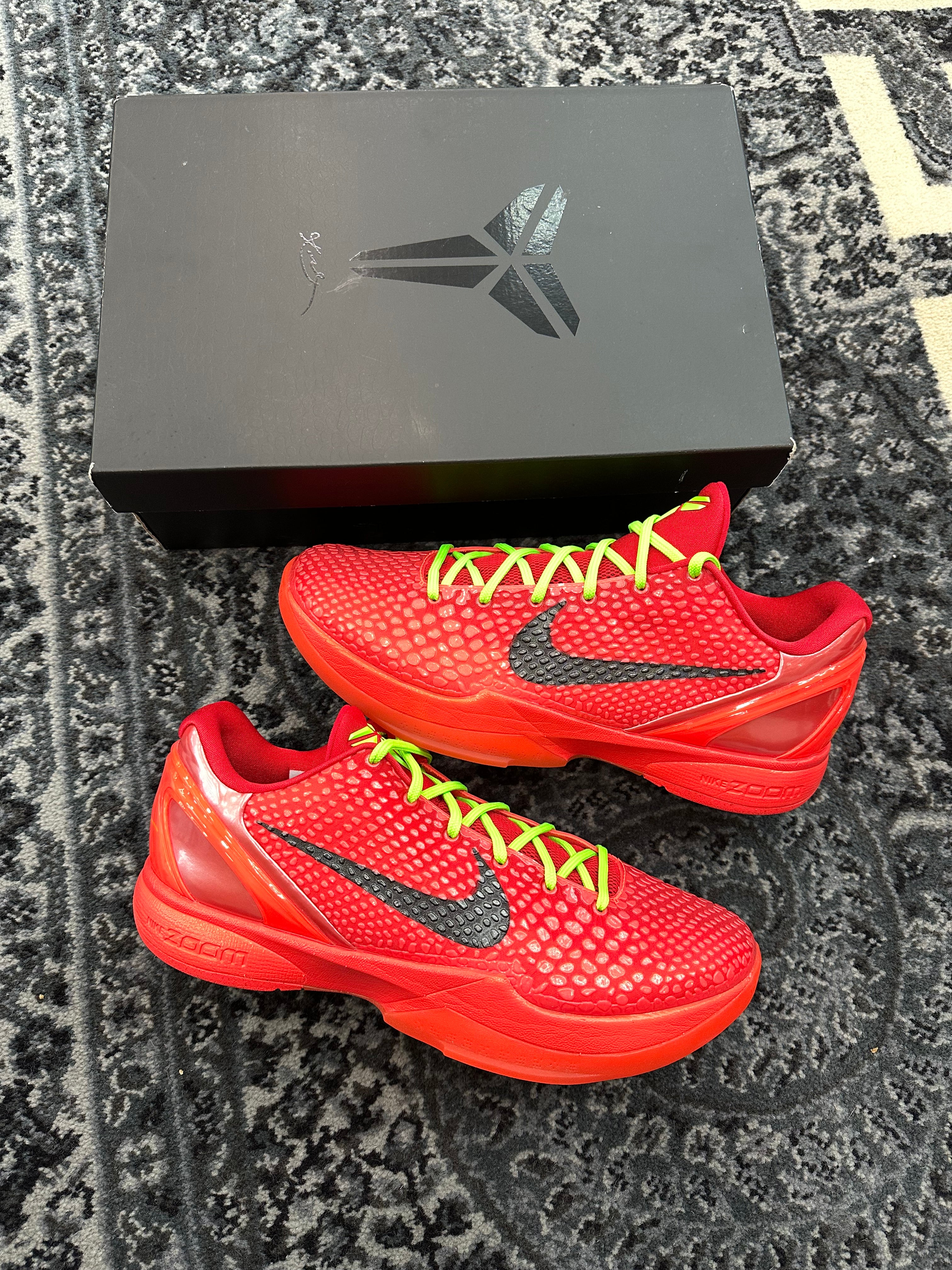 Kobe 6 Protro “Reverse Grinch”